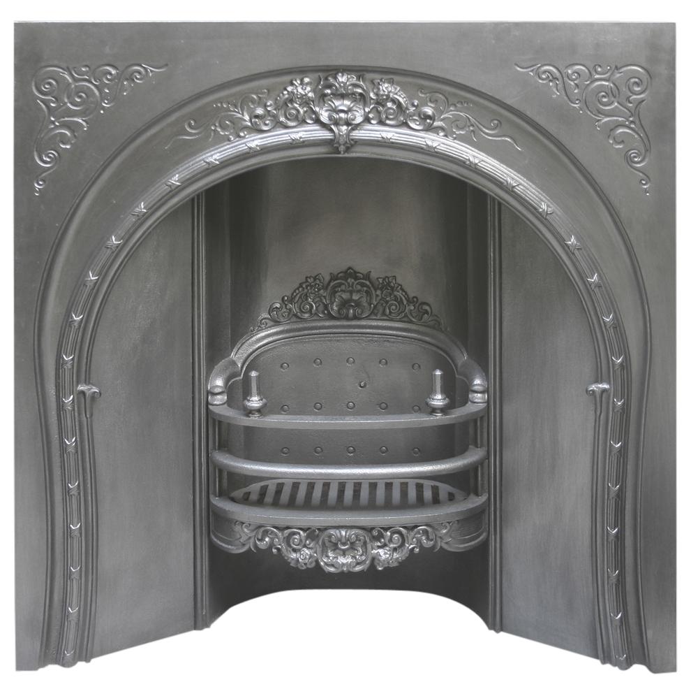 Antique 19th Century Victorian Ornate Cast Iron Arched Fireplace Grate In Good Condition In Manchester, GB