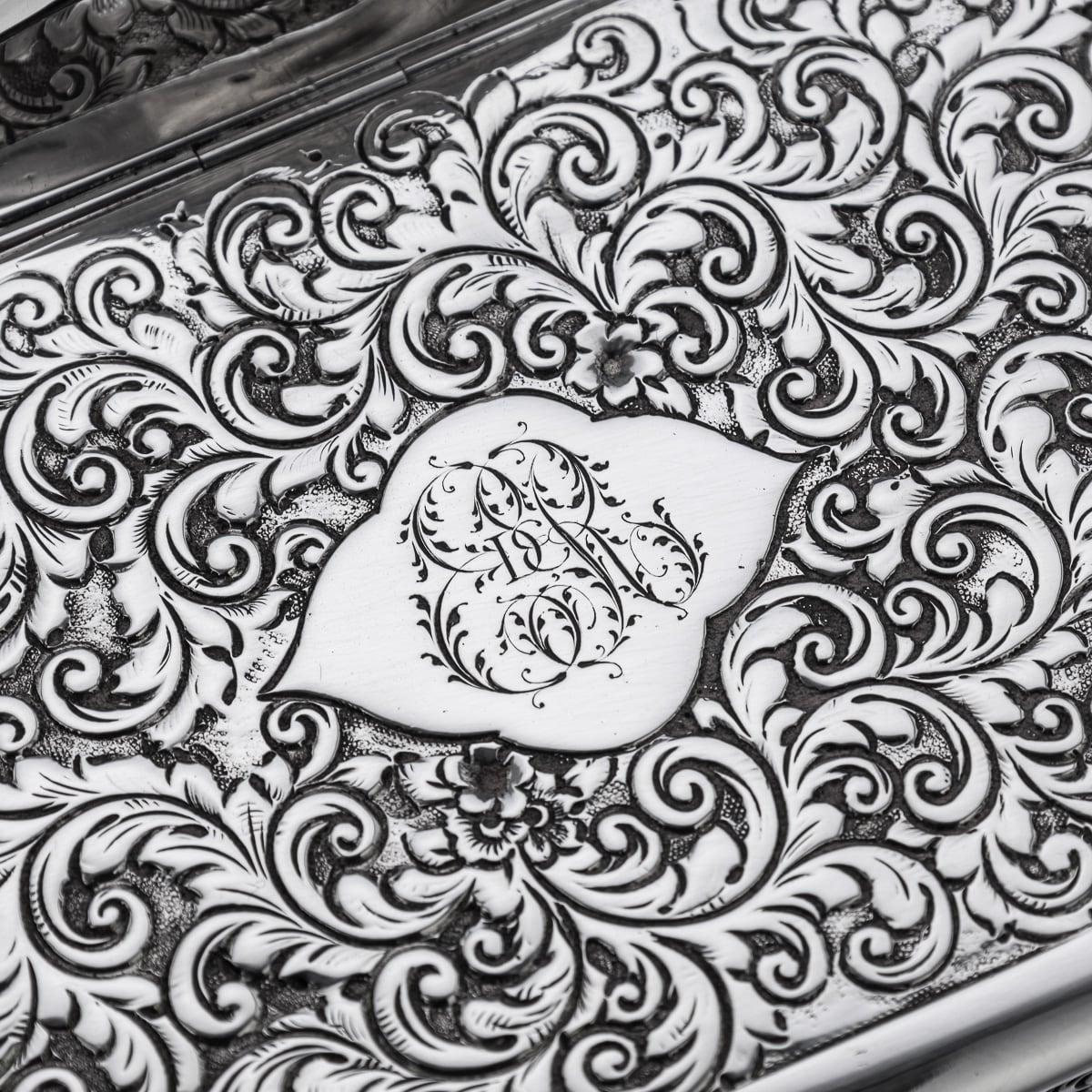 Boîte à cigares victorienne du 19ème siècle en argent massif, Londres, vers 1888 en vente 9
