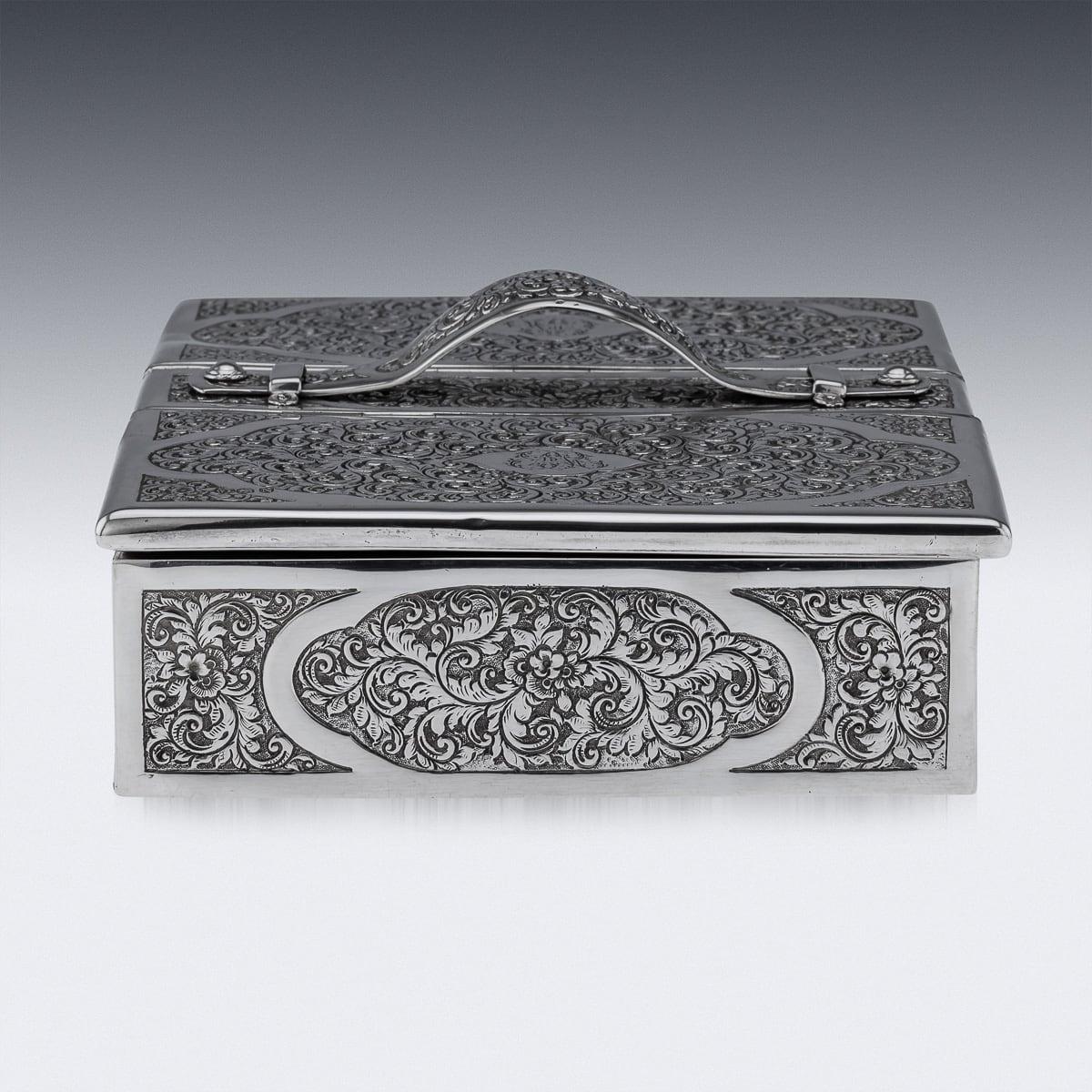 Britannique Boîte à cigares victorienne du 19ème siècle en argent massif, Londres, vers 1888 en vente