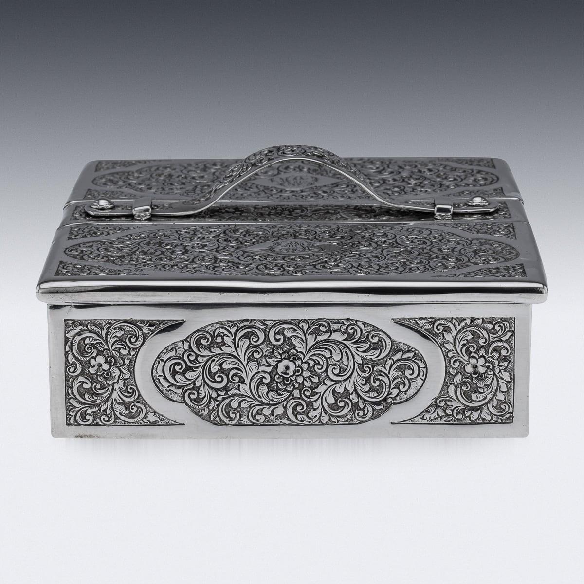 XIXe siècle Boîte à cigares victorienne du 19ème siècle en argent massif, Londres, vers 1888 en vente