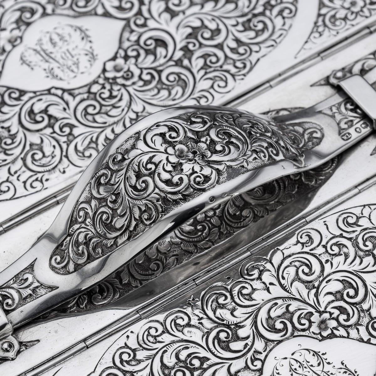 Boîte à cigares victorienne du 19ème siècle en argent massif, Londres, vers 1888 en vente 3