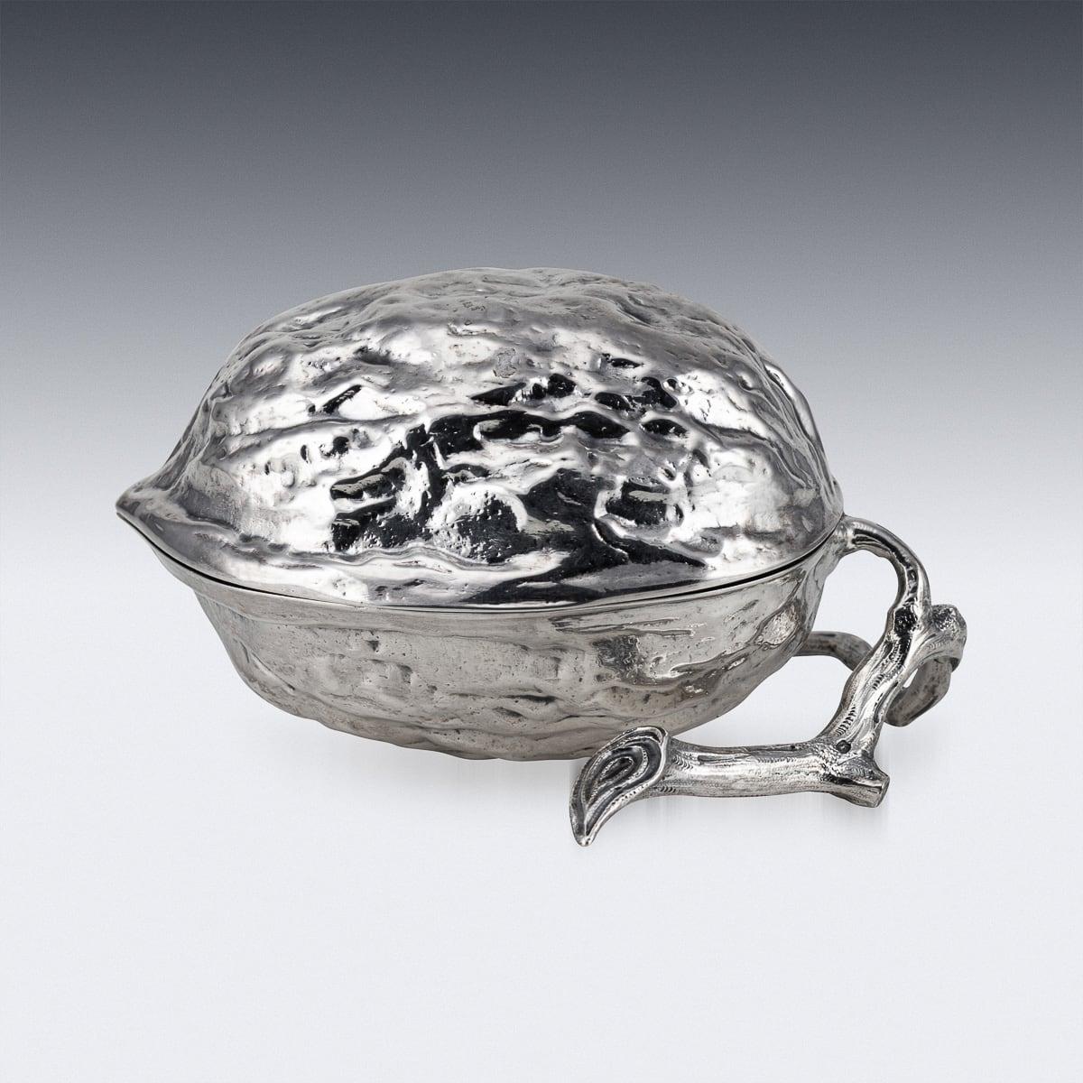 Altro Antica zuccheriera in argento massiccio vittoriana del XIX secolo a forma di noce, 1886 ca. in vendita