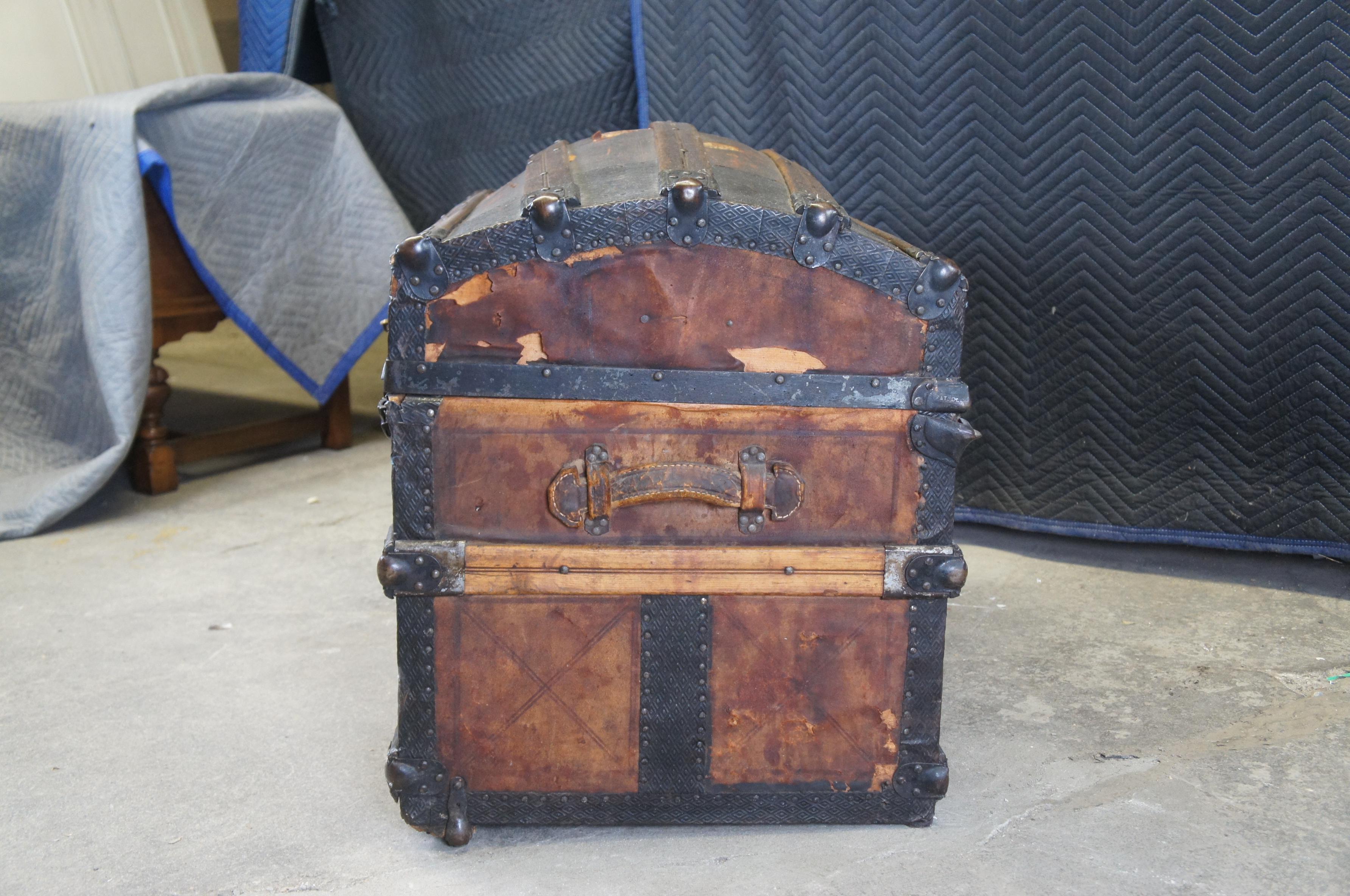 Antique 19th Century Victorian Tooled Leather & Oak Dome Top Steamer Trunk Chest For Sale 2