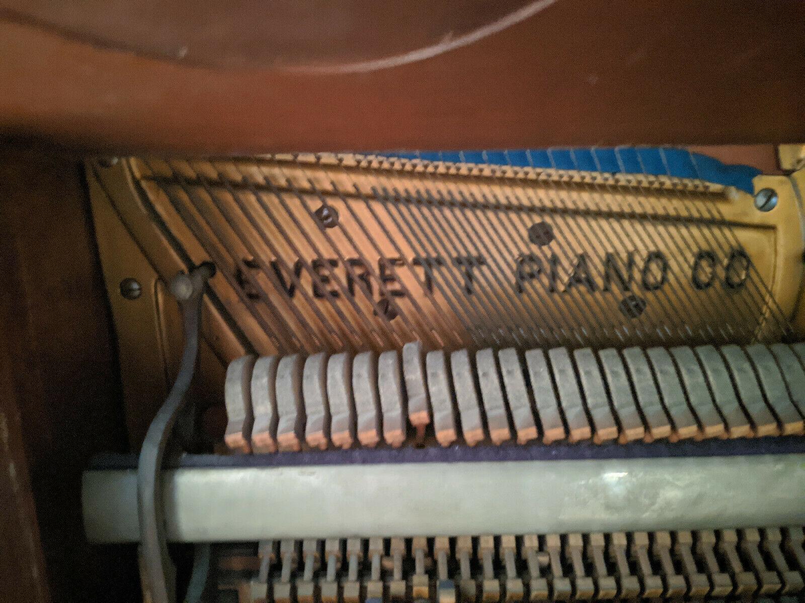 Antique 19th Century Victorian Upright Piano by The Everett Piano Co. Boston In Good Condition In Dayton, OH