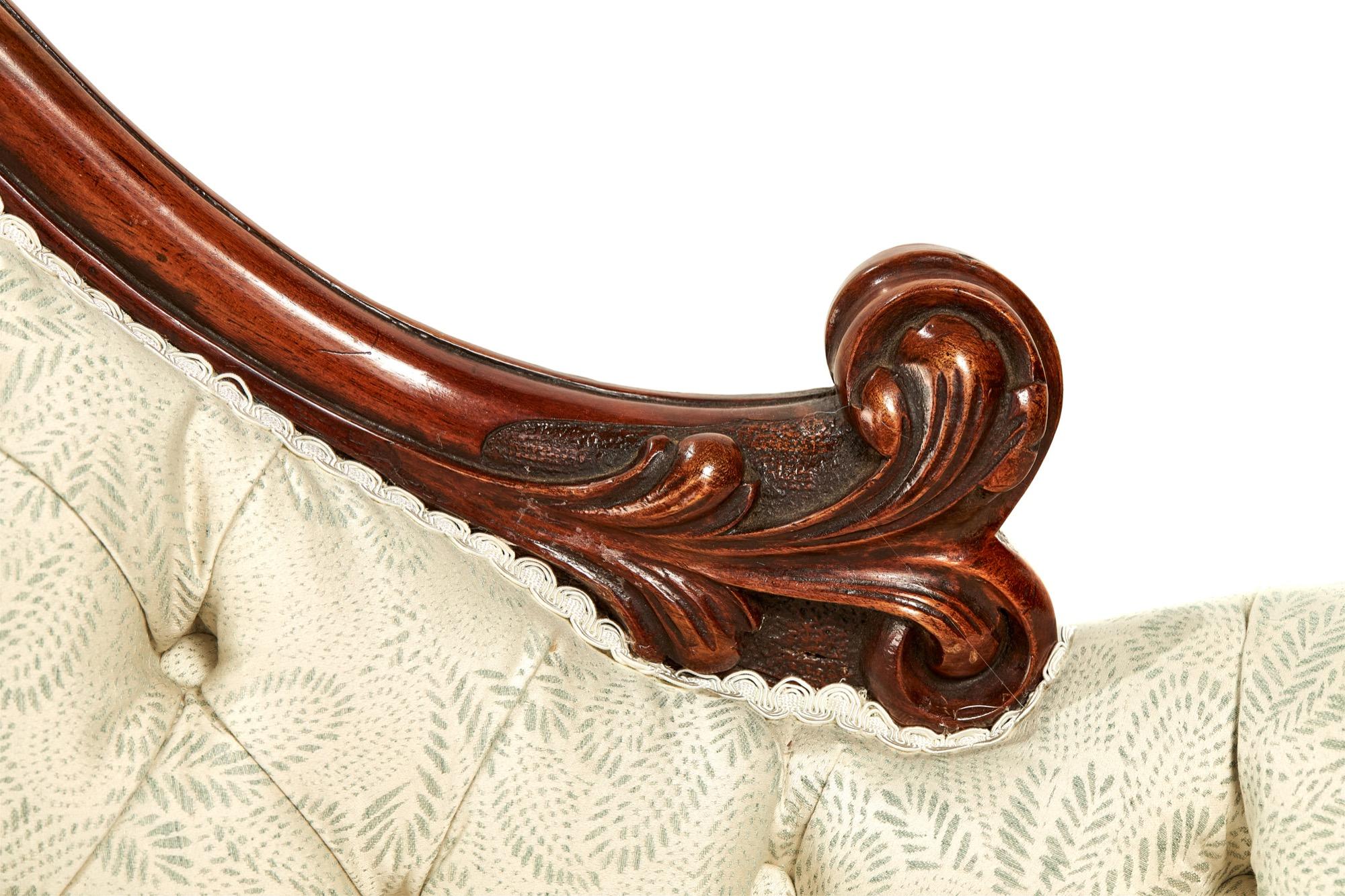 English Antique 19th Century Victorian Walnut Carved Sofa