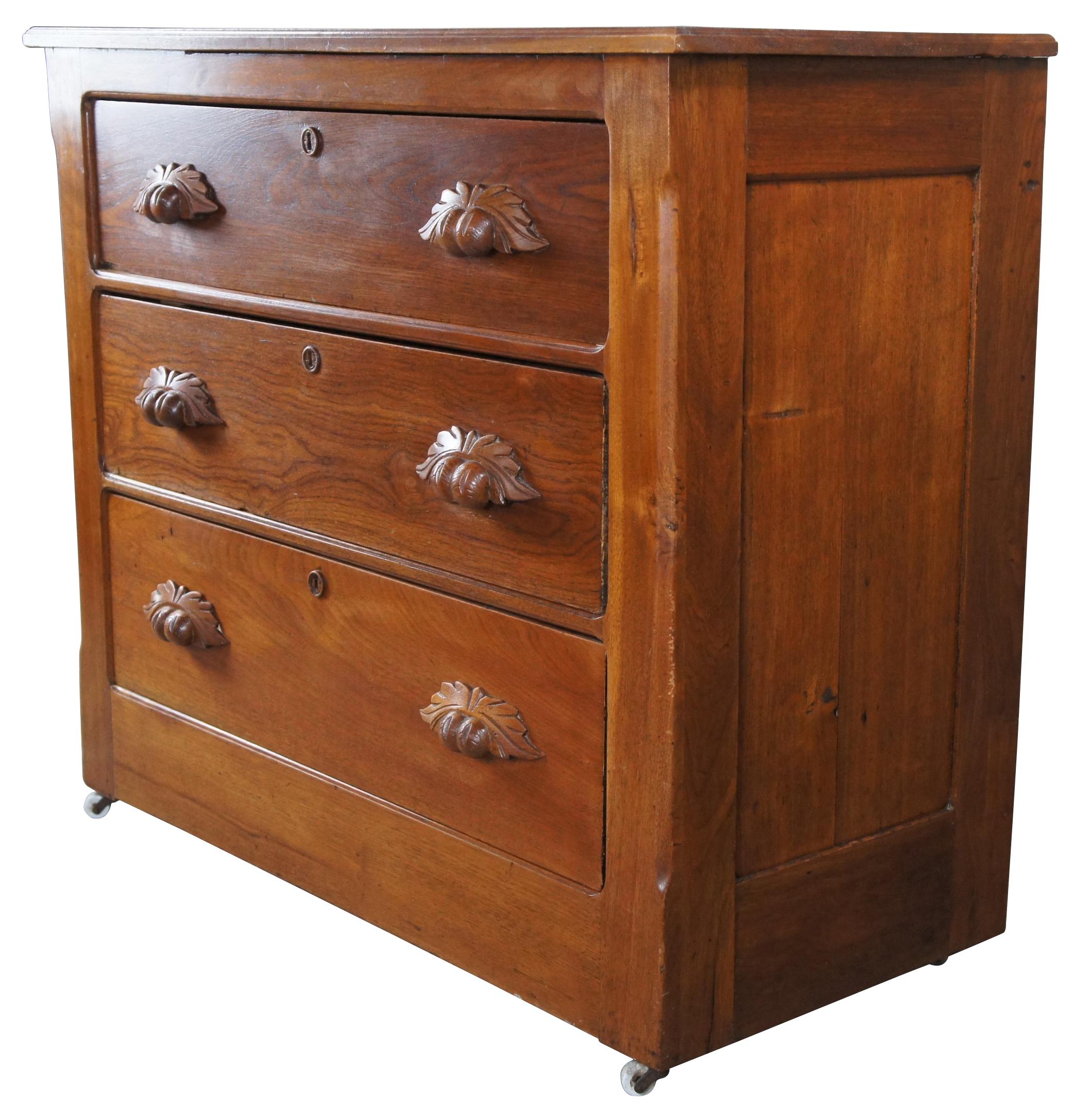 Antique 19th Century Victorian Walnut Chest of Drawers Three Drawer Dresser In Good Condition In Dayton, OH
