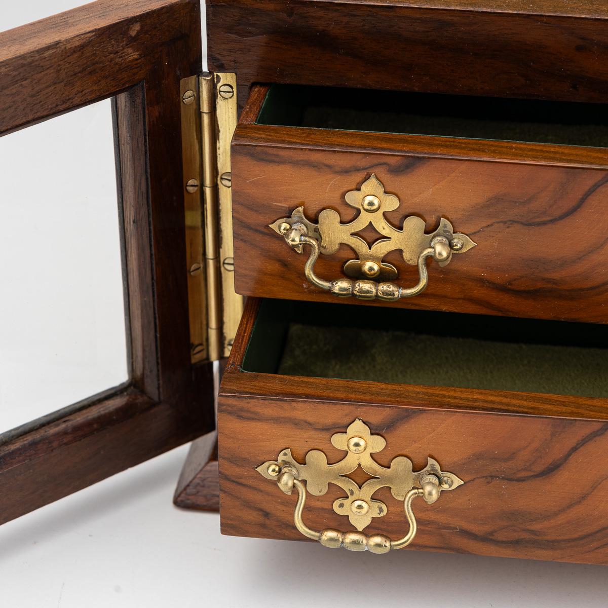 Ancienne boîte à bijoux victorienne en noyer et verre du 19e siècle, c.1890 en vente 4