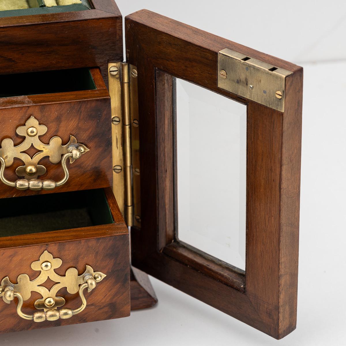Ancienne boîte à bijoux victorienne en noyer et verre du 19e siècle, c.1890 en vente 6