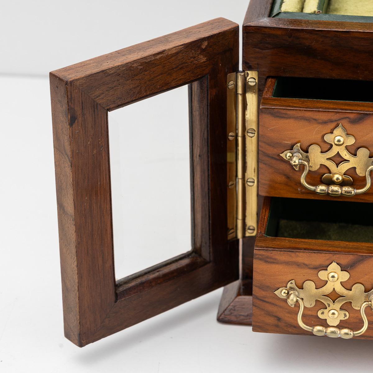 Ancienne boîte à bijoux victorienne en noyer et verre du 19e siècle, c.1890 en vente 7