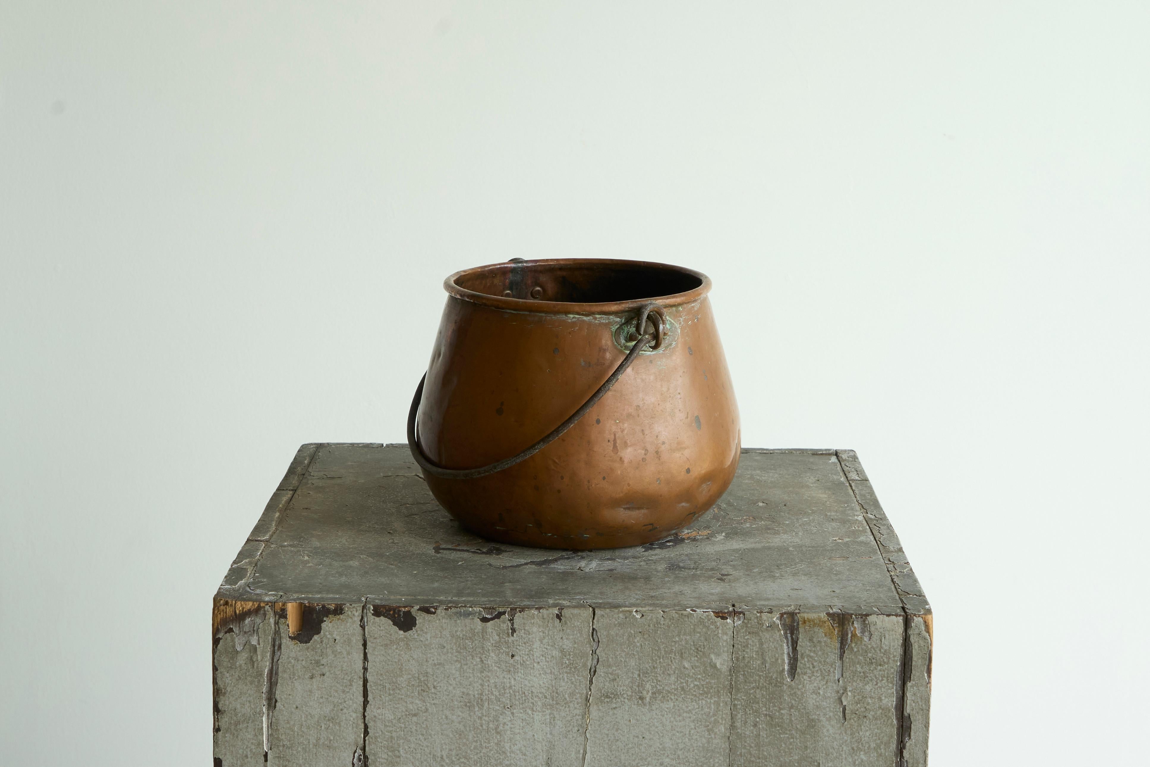 Antique 19th Century Wabi Sabi Style Pot with Handle in Richly Patinated Copper For Sale 2
