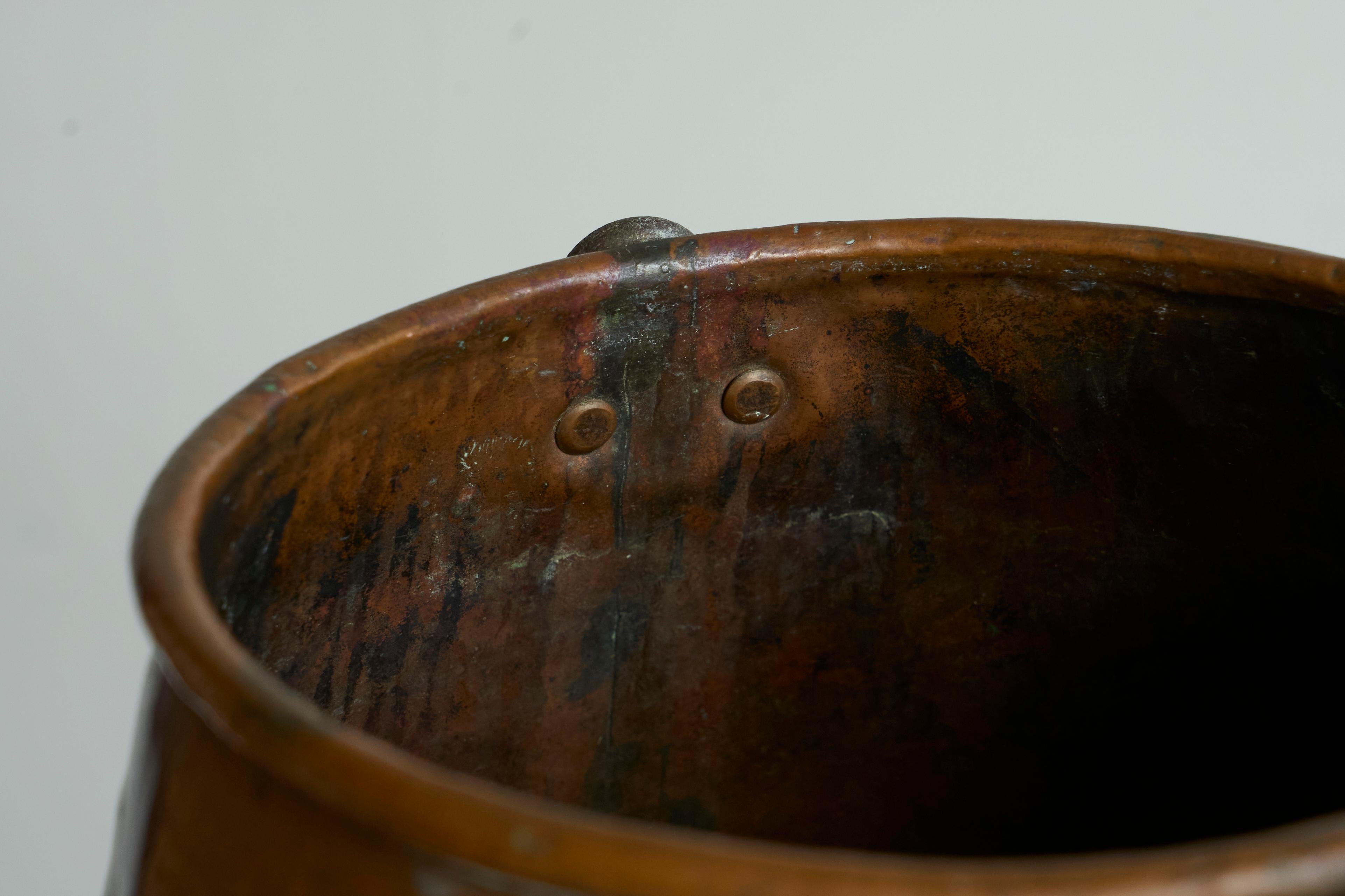 Antique 19th Century Wabi Sabi Style Pot with Handle in Richly Patinated Copper For Sale 4