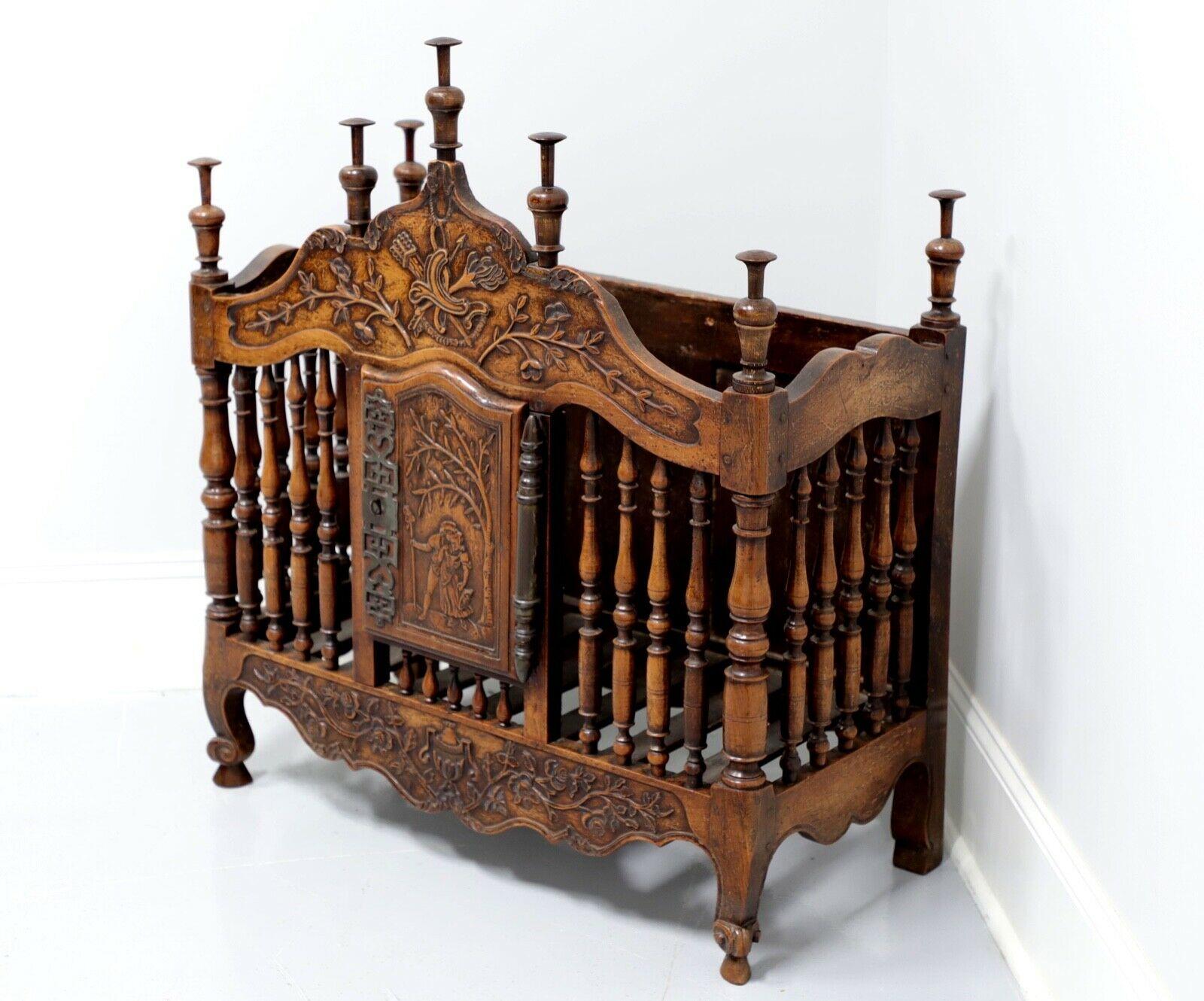 Antique 19th Century Walnut French Provincial Panetiere In Good Condition For Sale In Charlotte, NC