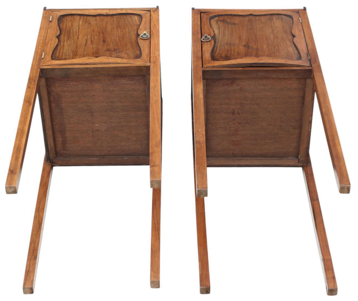 Ancienne paire de tables de chevet à plateau en noyer du XIXe siècle Tables de nuit de qualité en vente 10