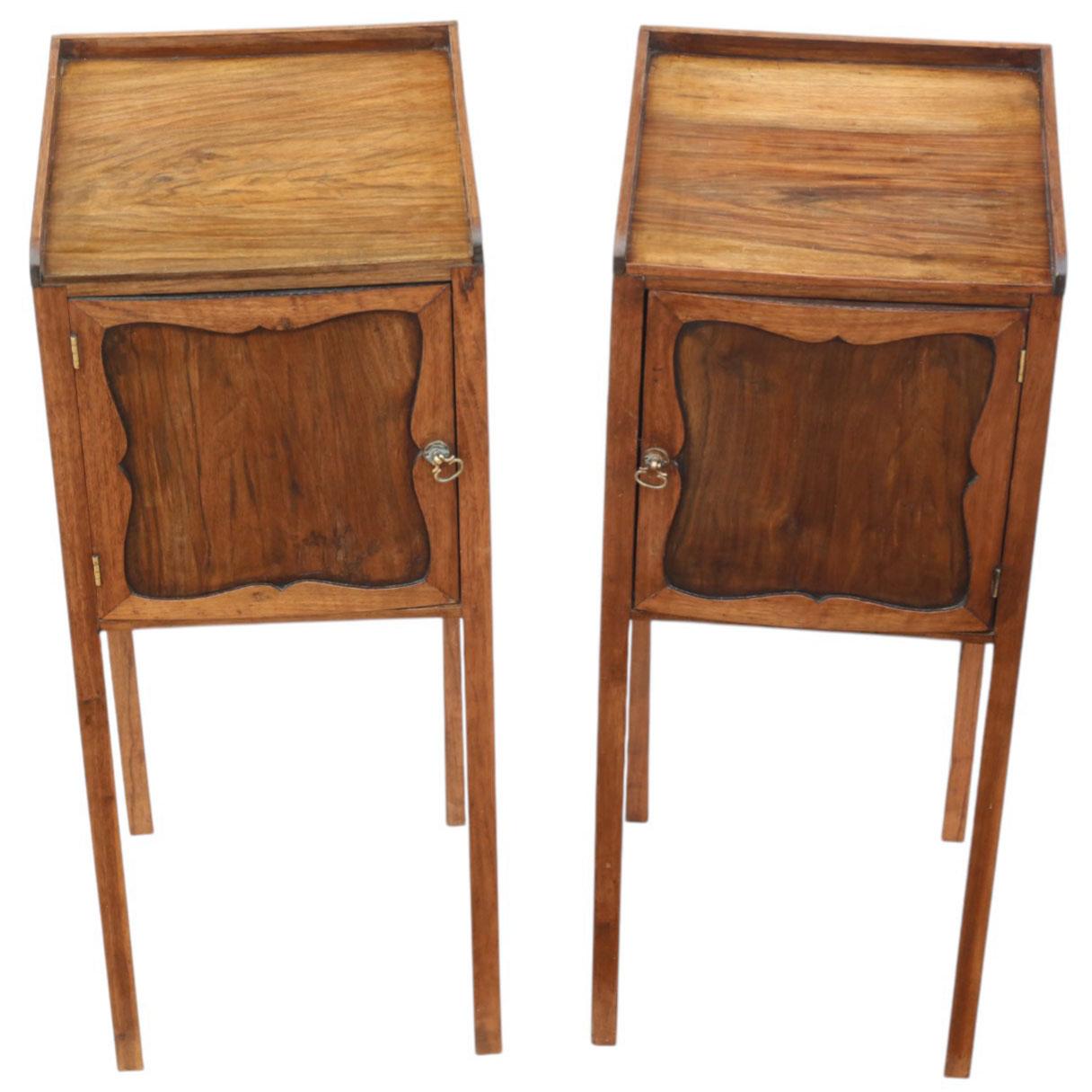Ancienne paire de tables de chevet à plateau en noyer du XIXe siècle Tables de nuit de qualité en vente 5