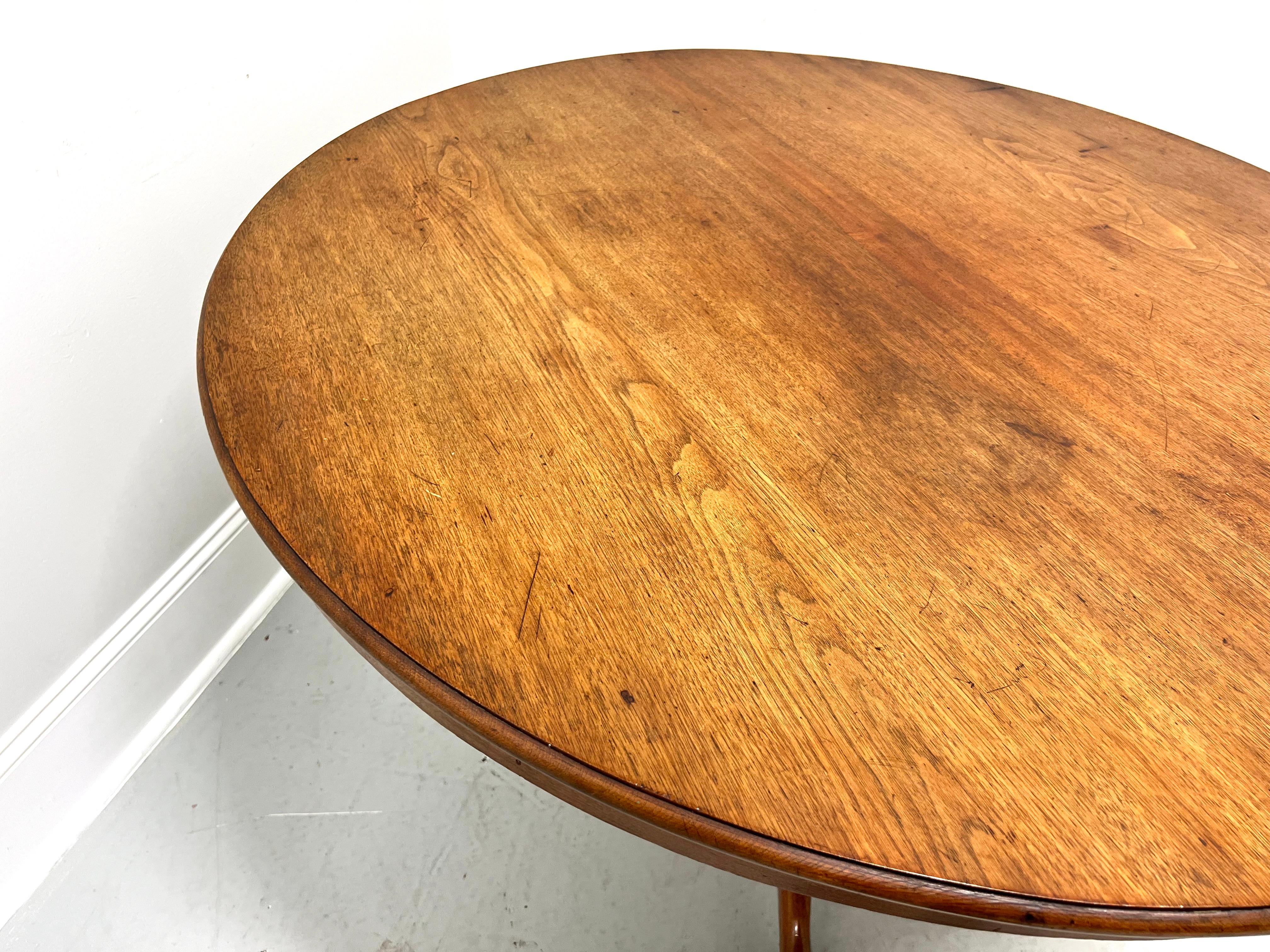 Antique 19th Century Walnut Round Tilt-Top Dining Table w/ Tripod Pedestal Base In Good Condition In Charlotte, NC