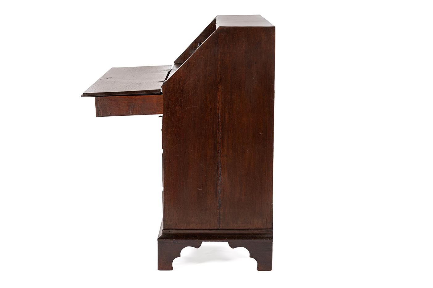 Antique 19th century warm brown English Oak Georgian  Slant-Front Desk For Sale 1