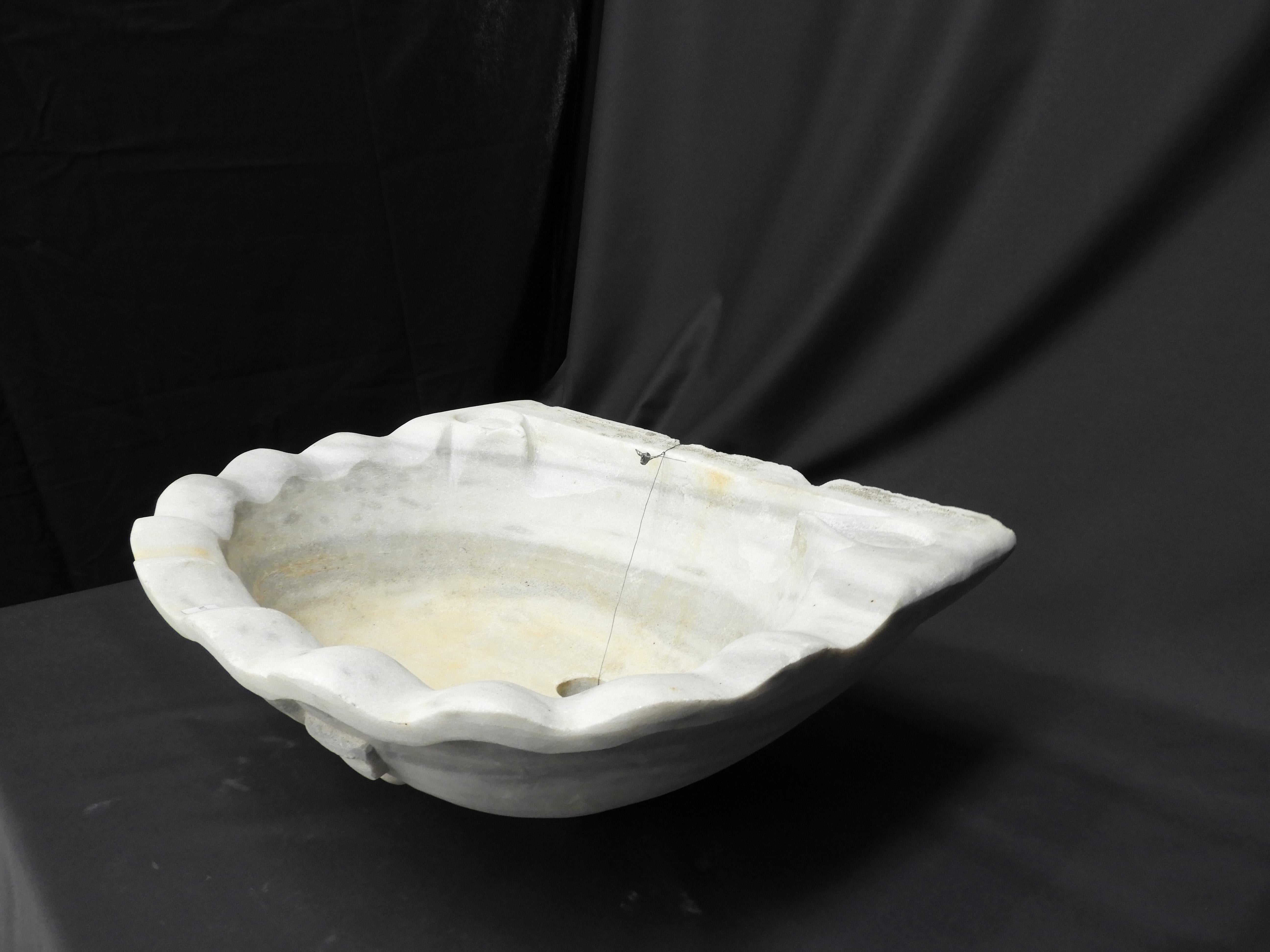 Other Antique 19th Century White Marble Sink For Sale