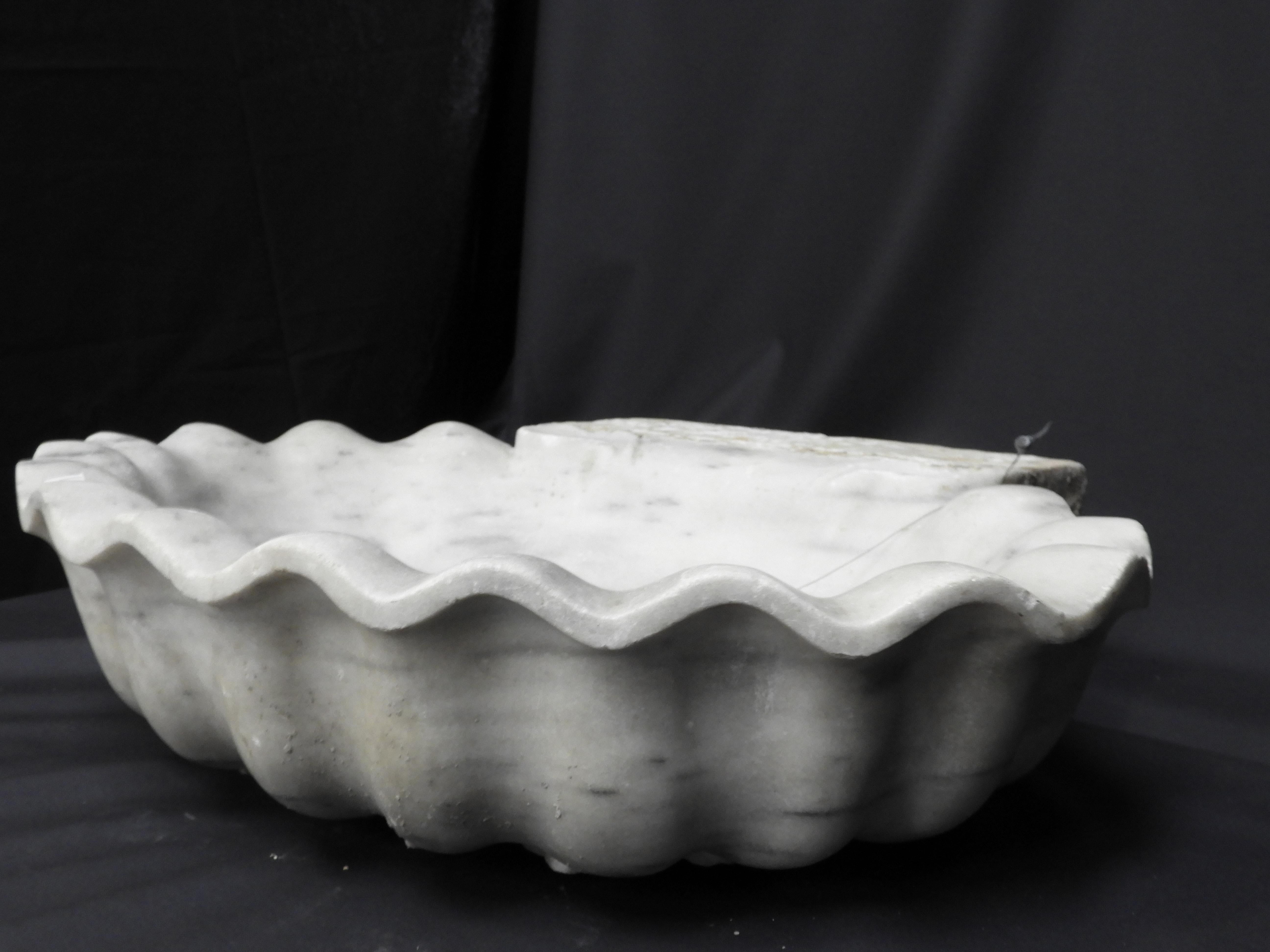 Hand-Carved Antique 19th Century White Marble Sink For Sale