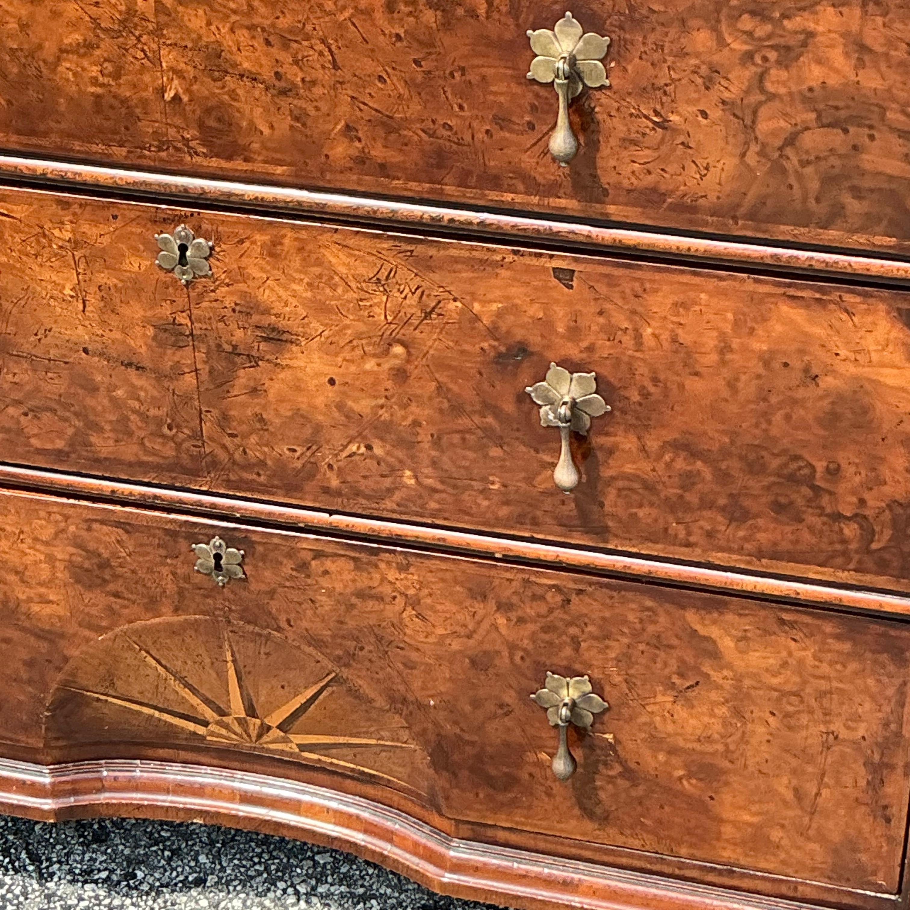 Antique 19th Century William and Mary Chest of Drawers For Sale at 1stDibs