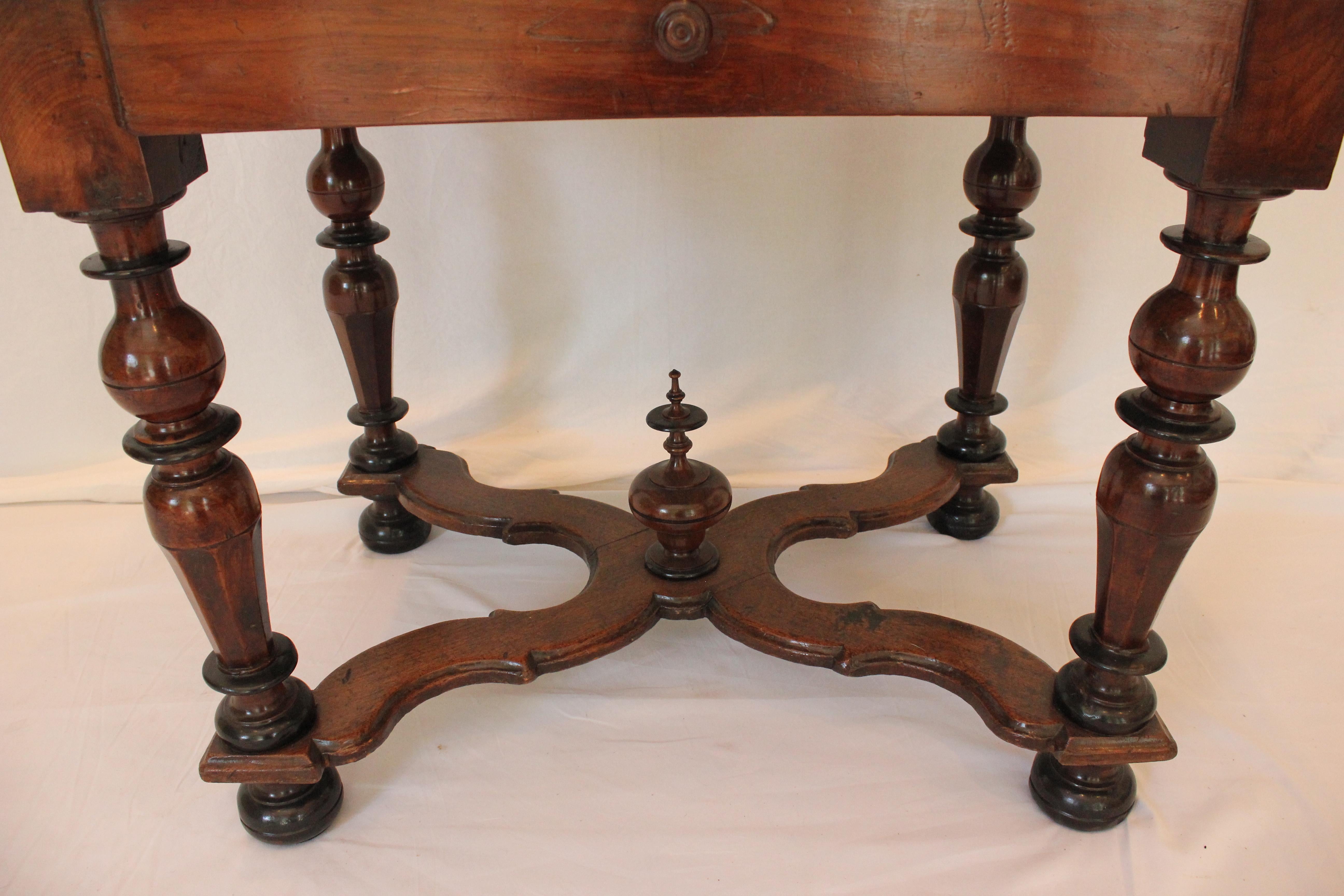 Hand-Crafted Antique 19th Century William & Mary Style Walnut Library Table With Drawer For Sale