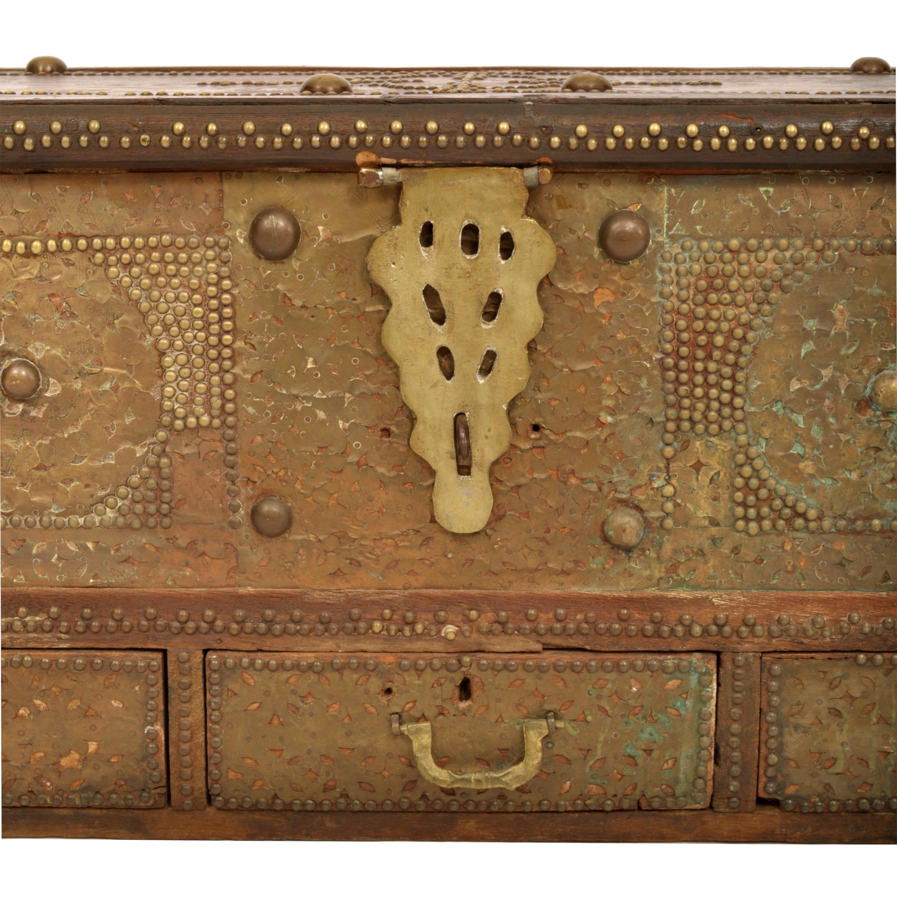 Antique 19th Century Zanzibar Shirazi Brass Stud & Copper Clad Dowry Chest, 1850 For Sale 5