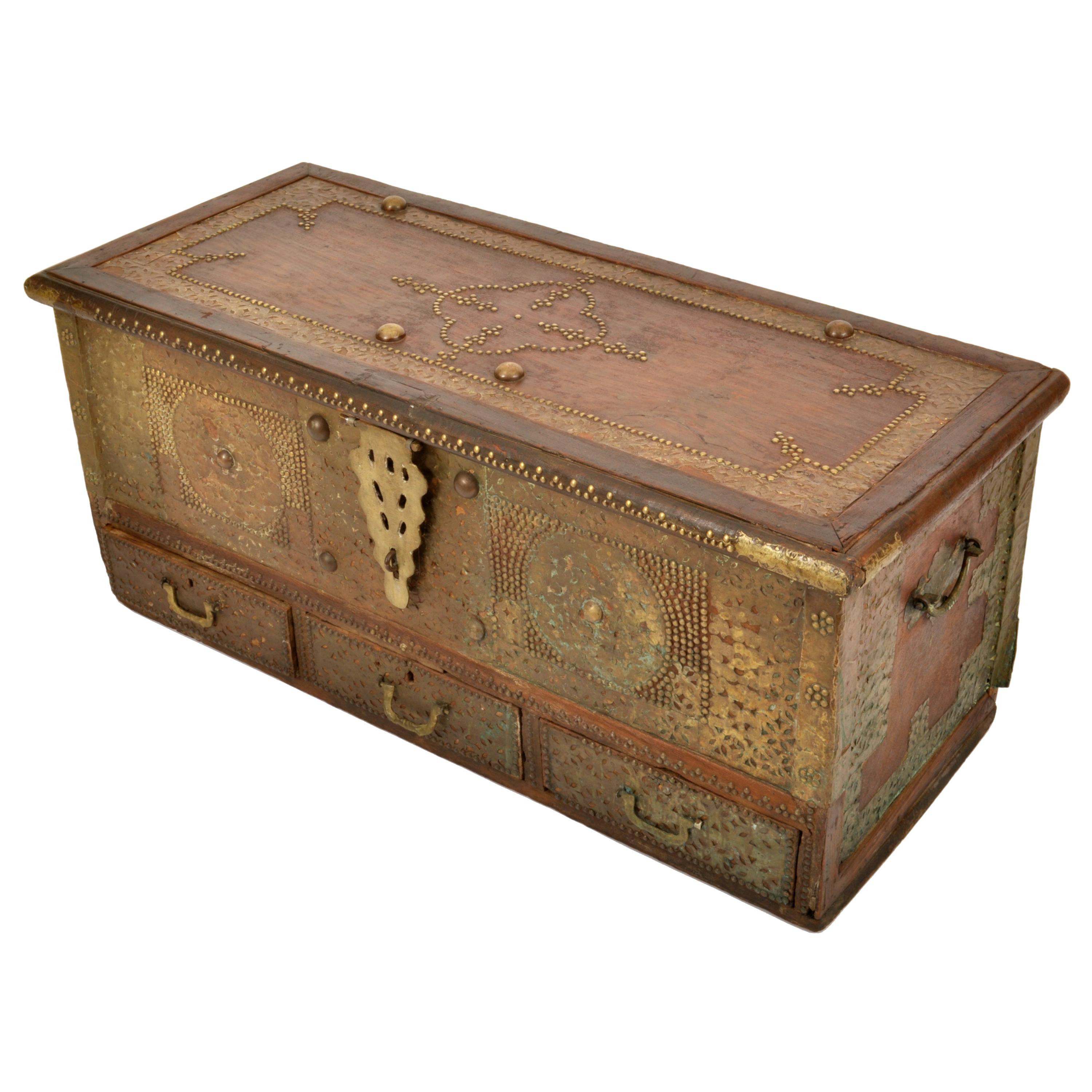 Bahraini Antique 19th Century Zanzibar Shirazi Brass Stud & Copper Clad Dowry Chest, 1850 For Sale