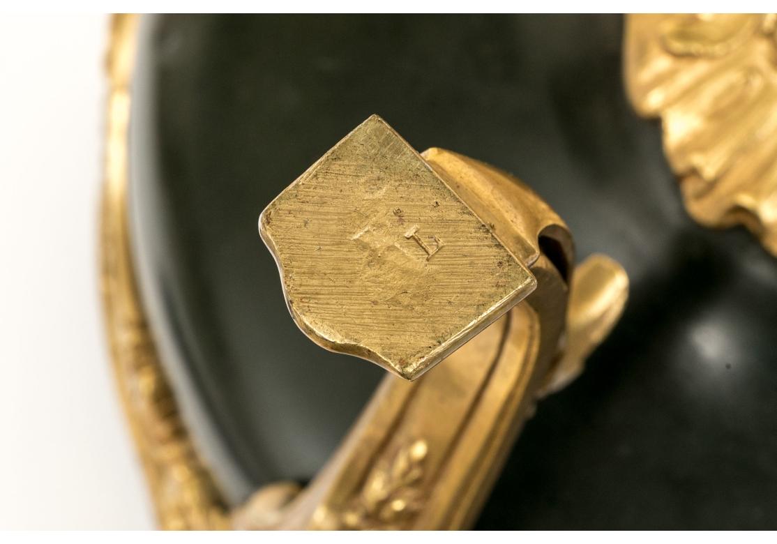 Jardinière ancienne à trois pieds en bronze et cuivre du 19ème siècle en vente 5