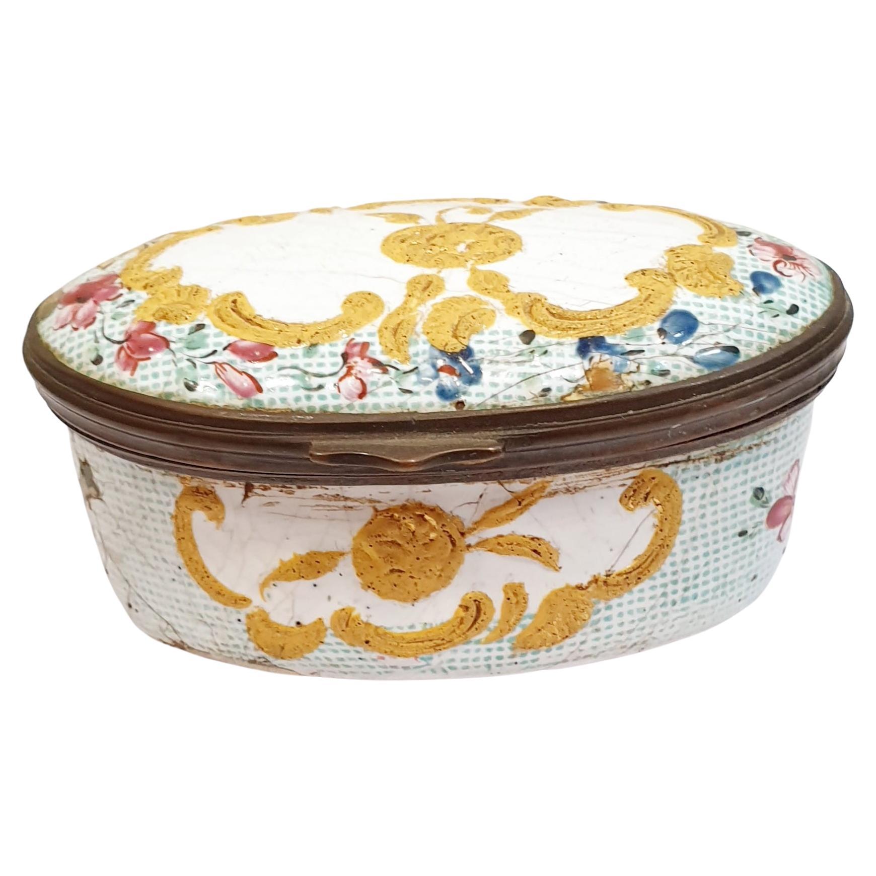 Boîte à bijoux ancienne du 19ème siècle en porcelaine peinte à la main avec fleurs en vente