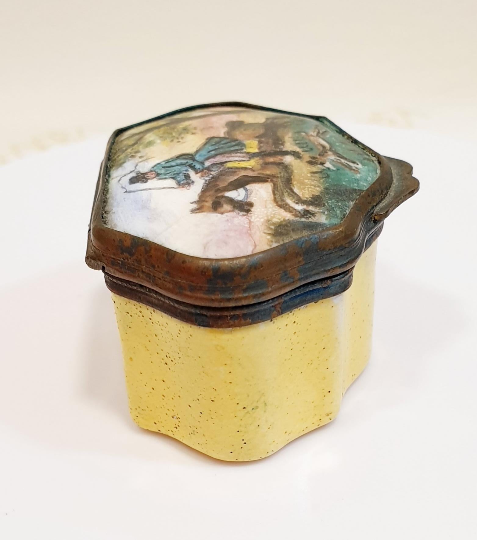 French Antique Hand Painted Box in Yellow enamel with  Hunting Horse Scene For Sale