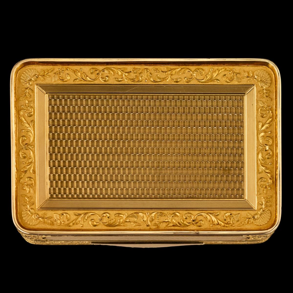 Antique Austrian 18 Karat Four-Color Gold Snuff Box, Felix Paul, circa 1810 In Good Condition In Royal Tunbridge Wells, Kent
