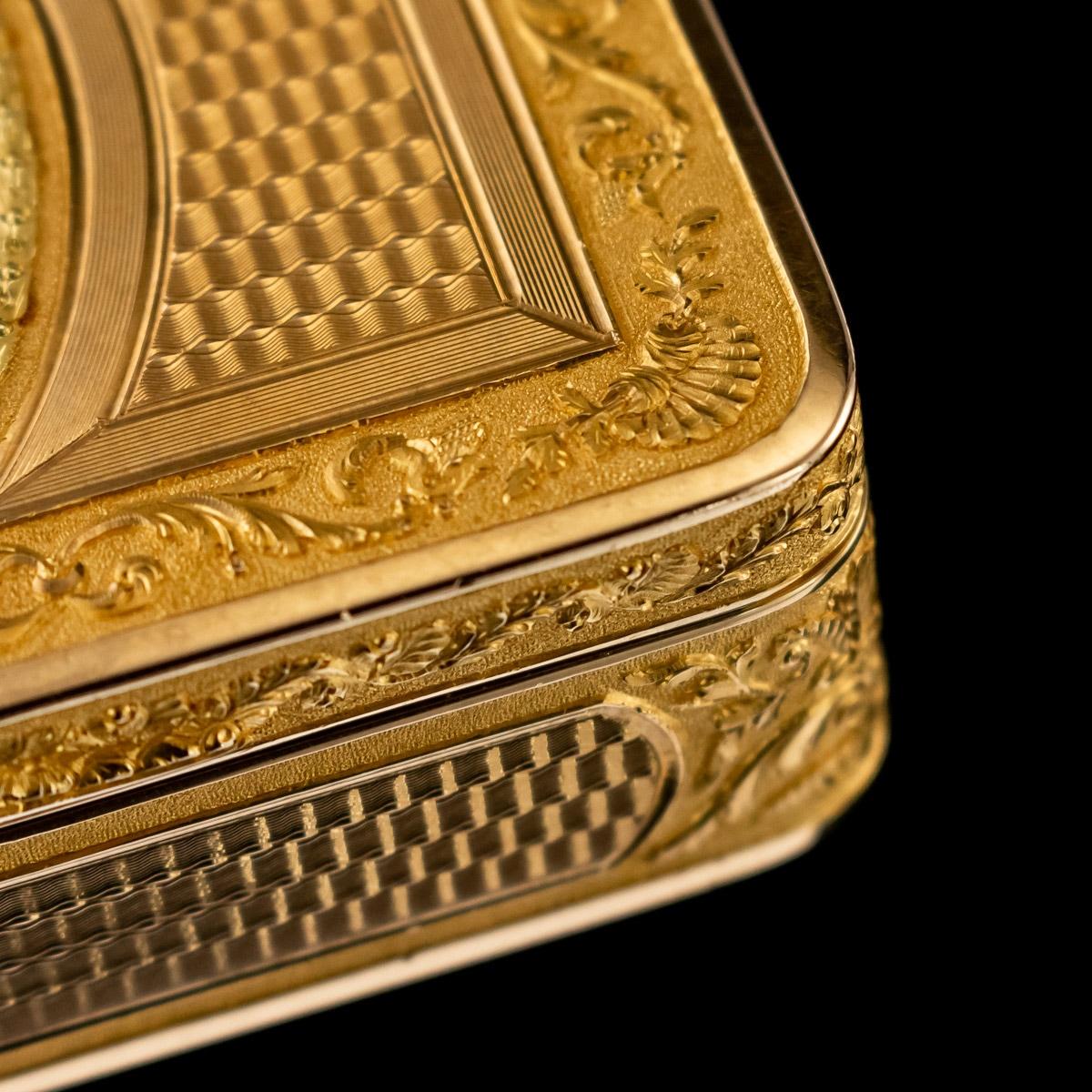Antique Austrian 18 Karat Four-Color Gold Snuff Box, Felix Paul, circa 1810 3