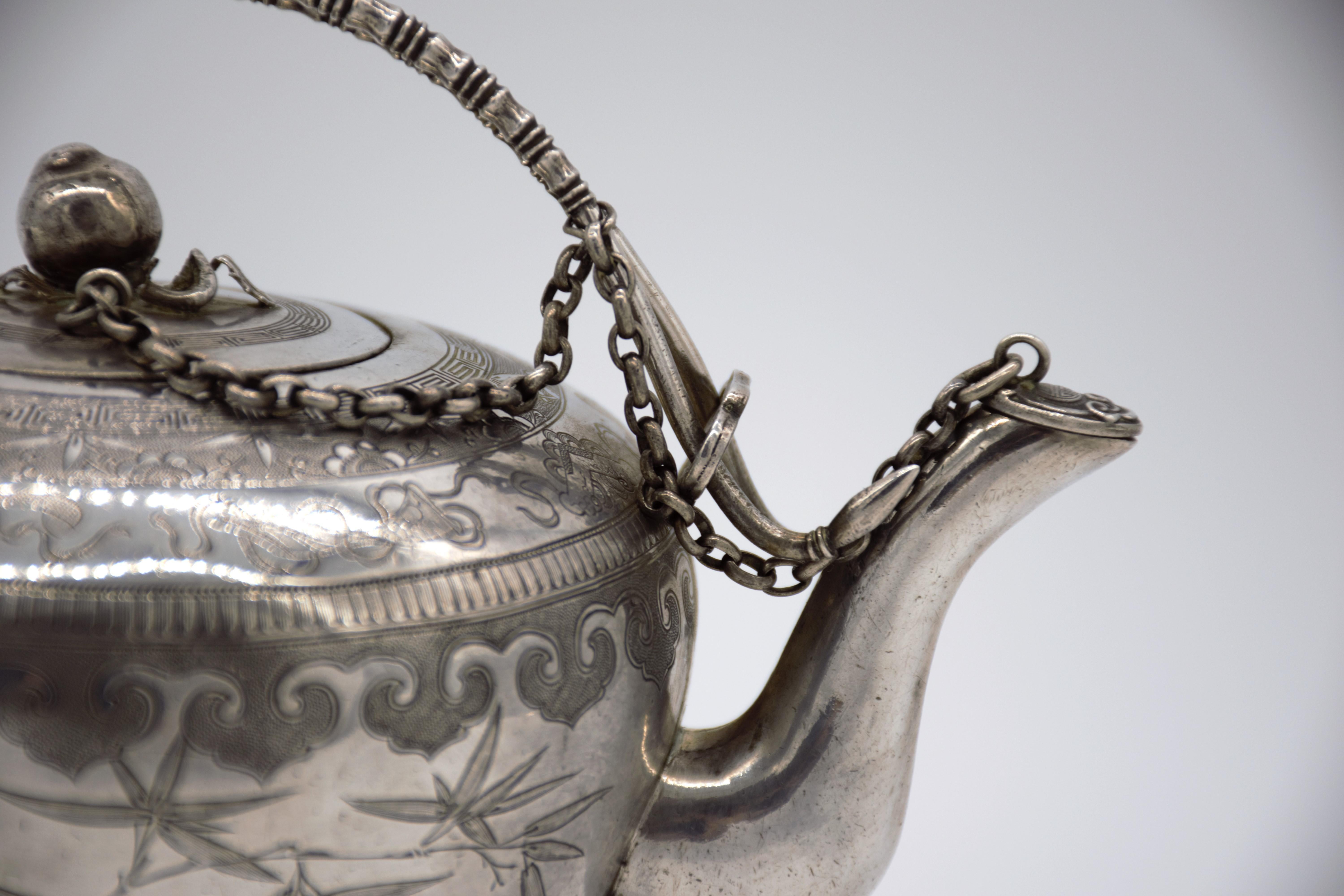 Antique early 20th Chinese Exceptional Solid Silver Teapot, Wu Hua物華, Tianjin In Good Condition For Sale In Tel Aviv - Jaffa, IL