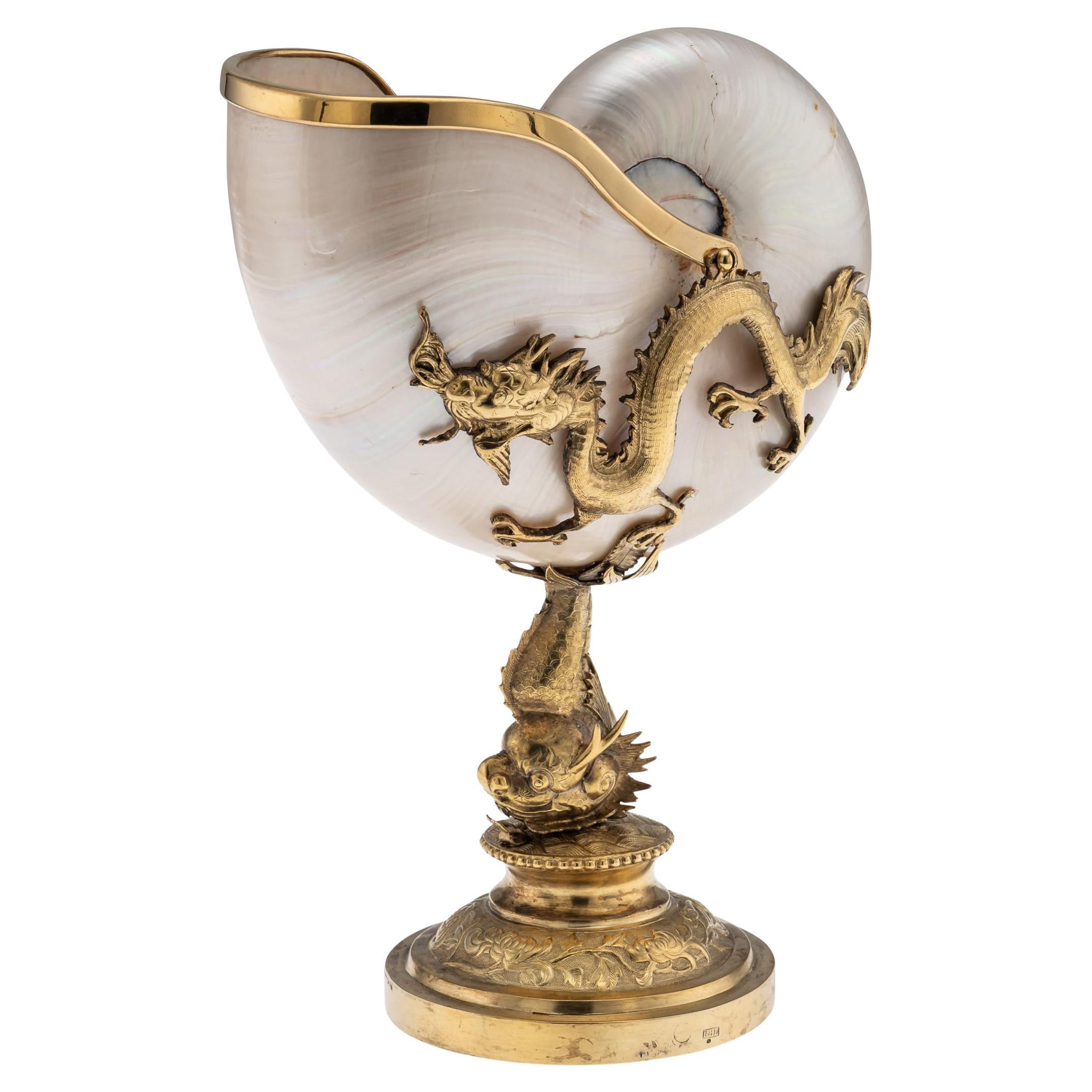 Centre de table ancien en vermeil et argent massif monté en forme de coquillage Nautilus du 19ème siècle
