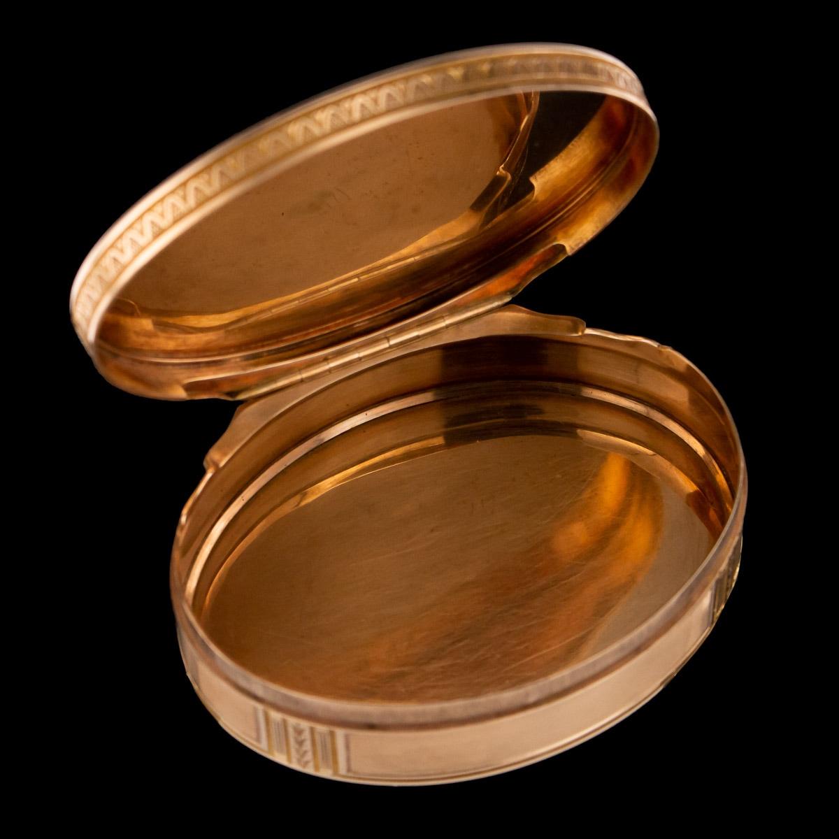 Antique 19th Century French 18-Karat Gold Snuff Box, circa 1830 In Good Condition In Royal Tunbridge Wells, Kent