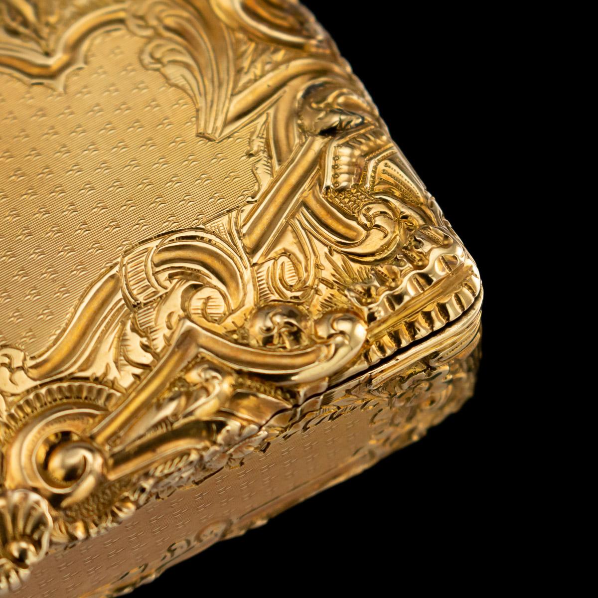 Antique 19th Century French 18-Karat Gold Snuff Box, Paris, circa 1820 3