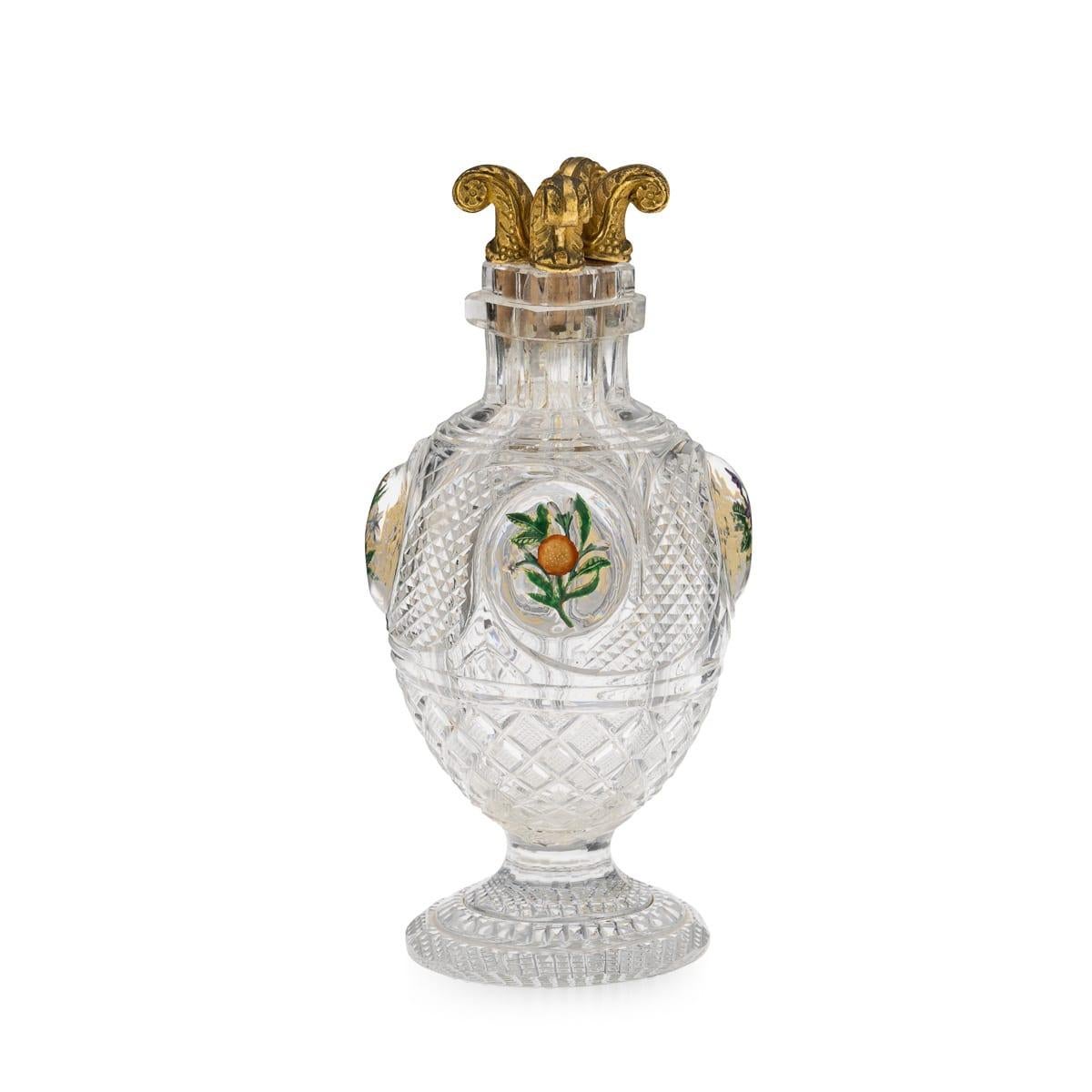 Altro Antique French Baccarat del XIX secolo, bottiglia di profumo a quattro camere divise in smalto e ormeggio in vendita