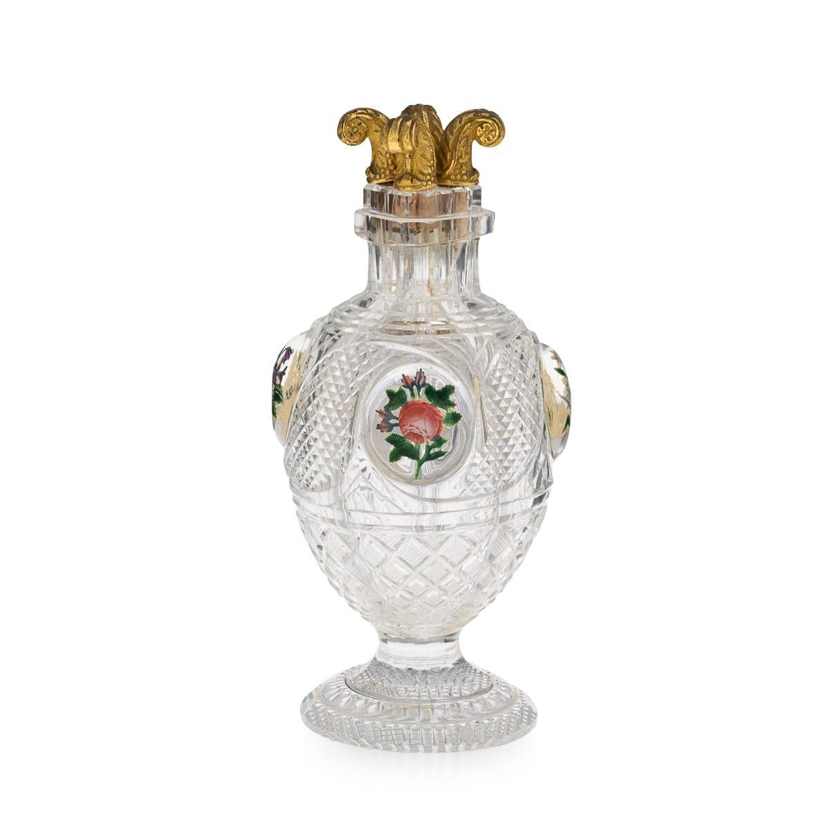 Antique French Baccarat del XIX secolo, bottiglia di profumo a quattro camere divise in smalto e ormeggio In condizioni buone in vendita a Royal Tunbridge Wells, Kent