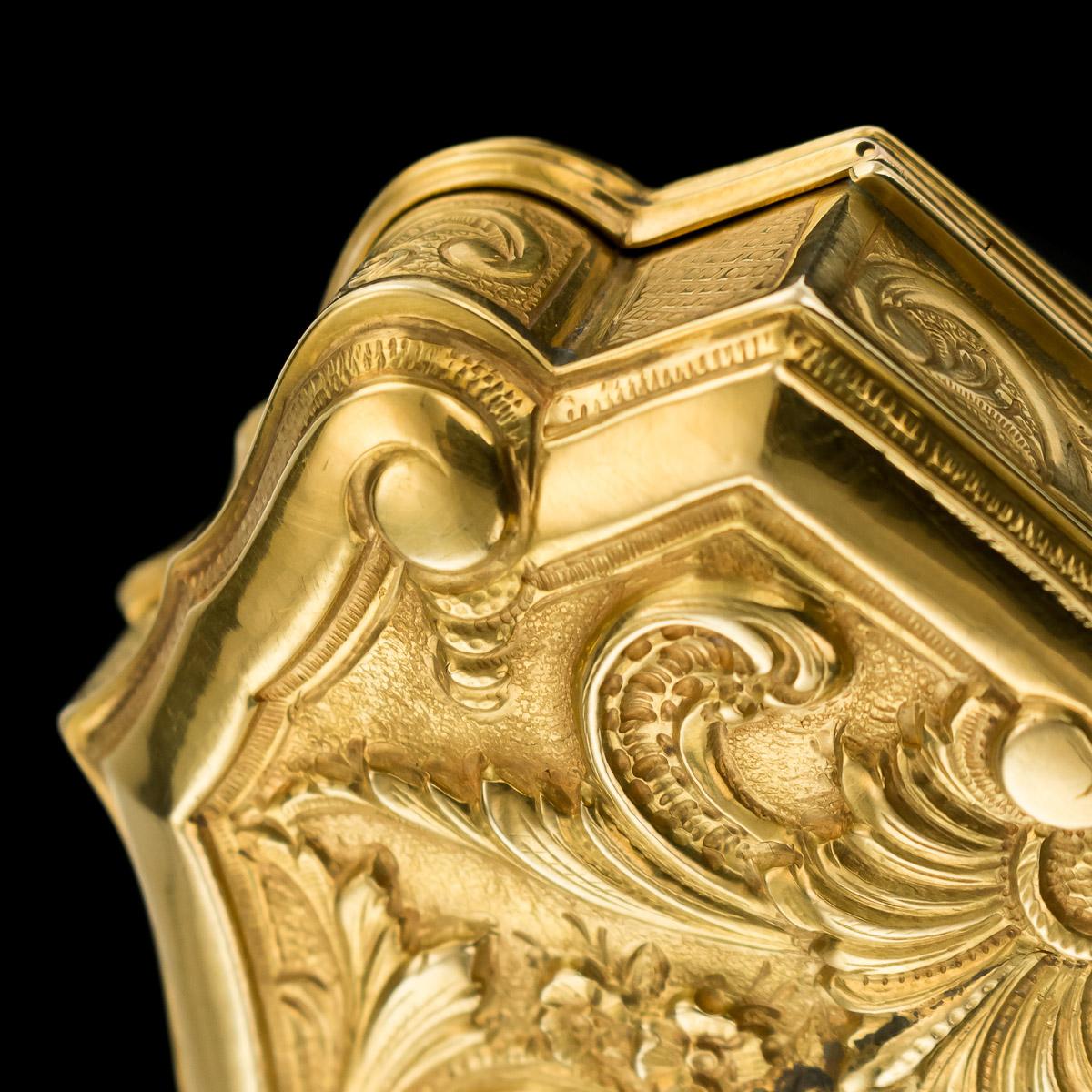 Antique German 18-Karat Solid Gold Decorative Snuff Box, Hanau, circa 1840 6