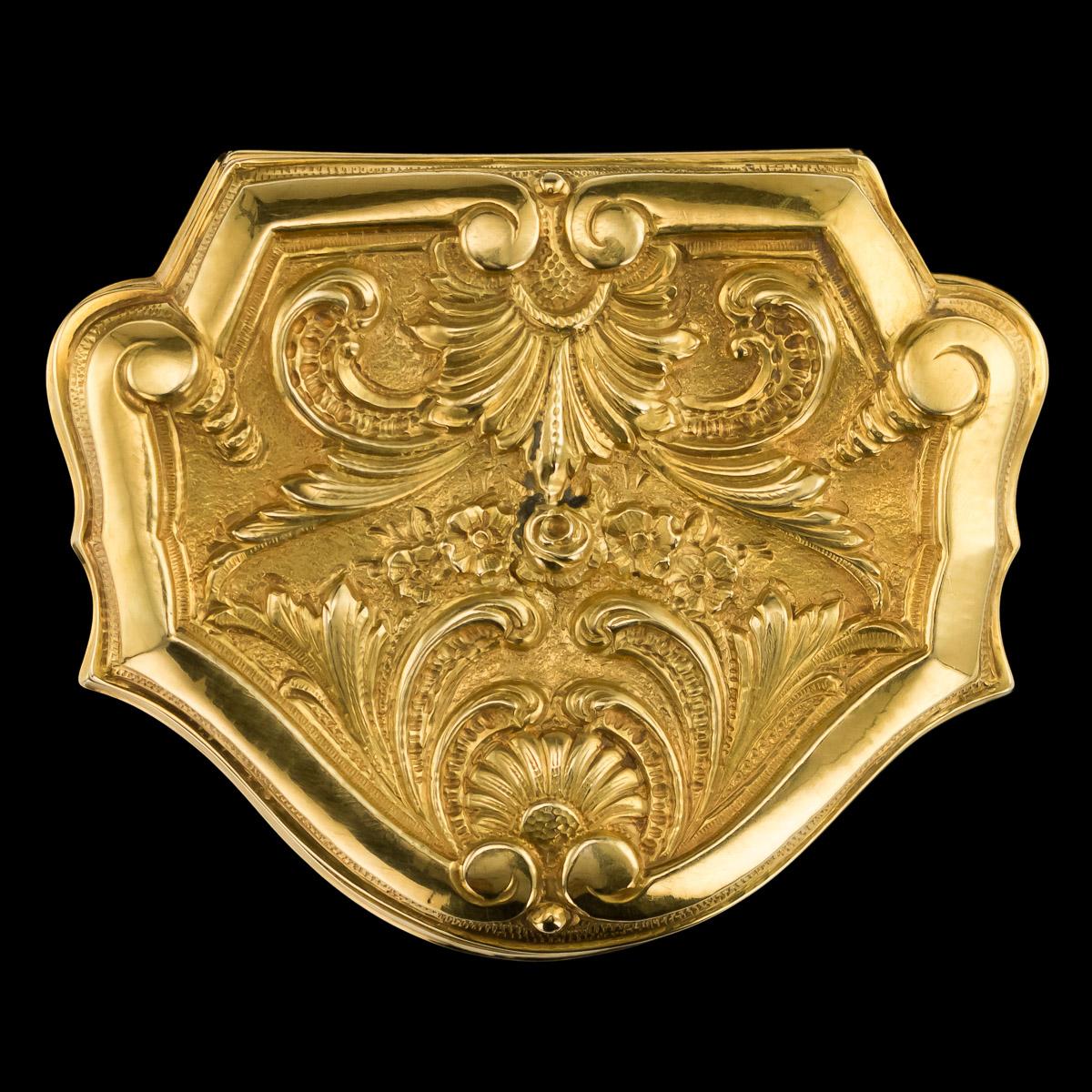 Antique German 18-Karat Solid Gold Decorative Snuff Box, Hanau, circa 1840 In Good Condition In Royal Tunbridge Wells, Kent