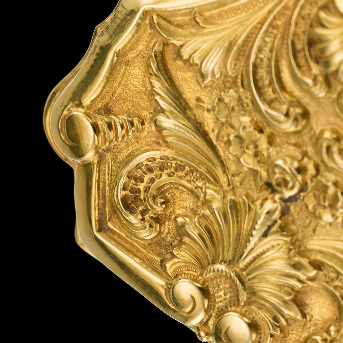 Antique German 18-Karat Solid Gold Decorative Snuff Box, Hanau, circa 1840 5