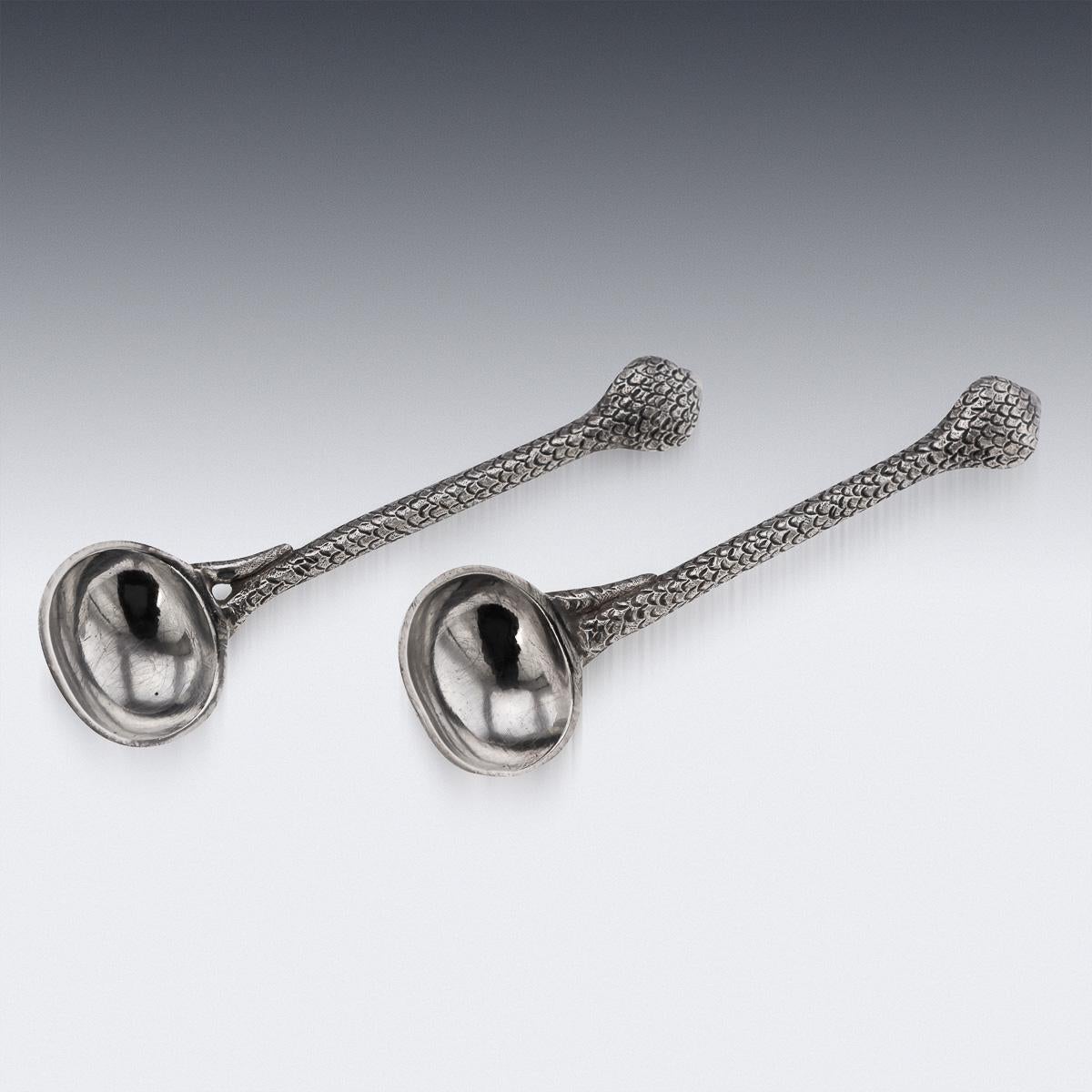 Ancien service à condiments en argent massif indien du XIXe siècle, Oomersi Mawji, Bhuj c.1890 en vente 5