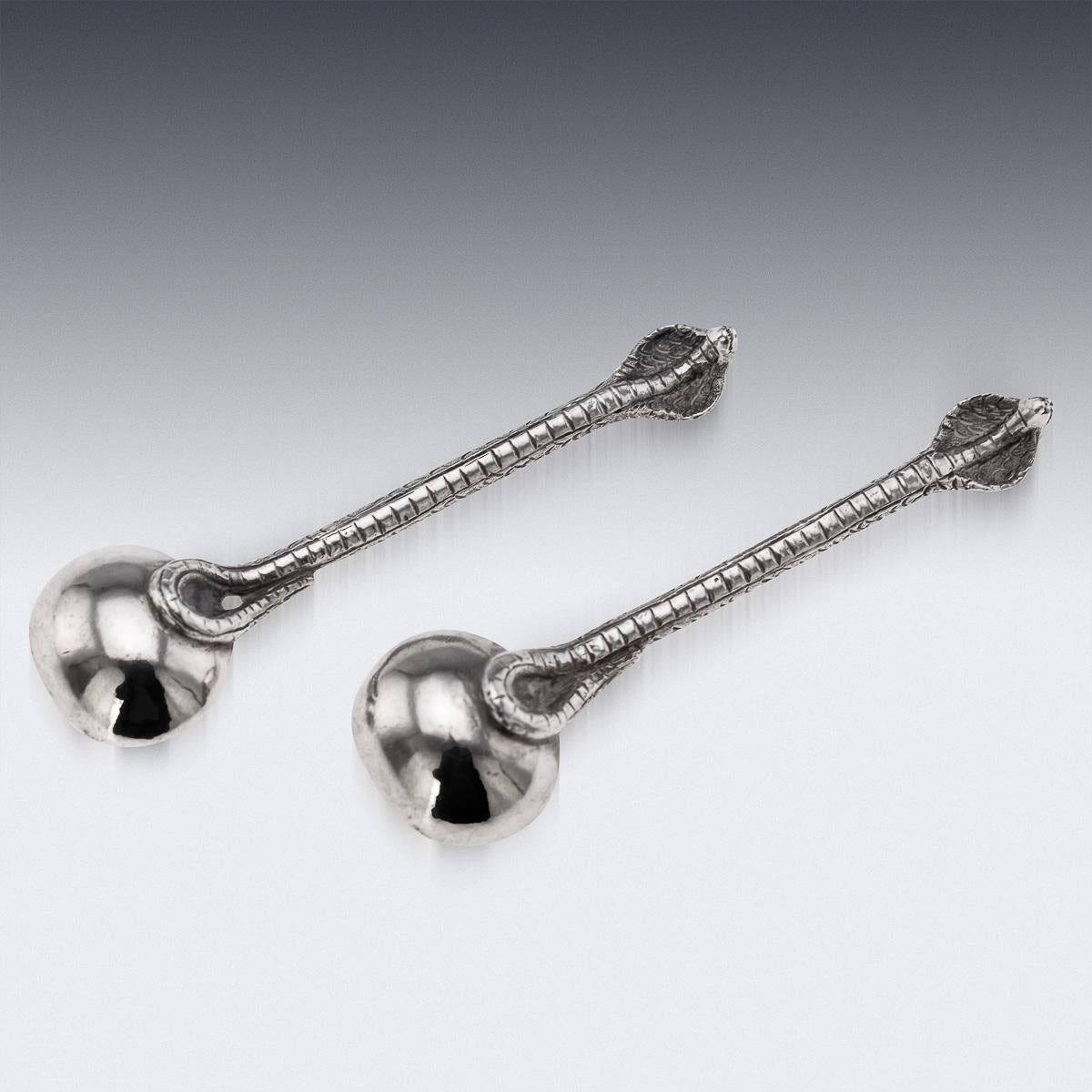 Ancien service à condiments en argent massif indien du XIXe siècle, Oomersi Mawji, Bhuj c.1890 en vente 6