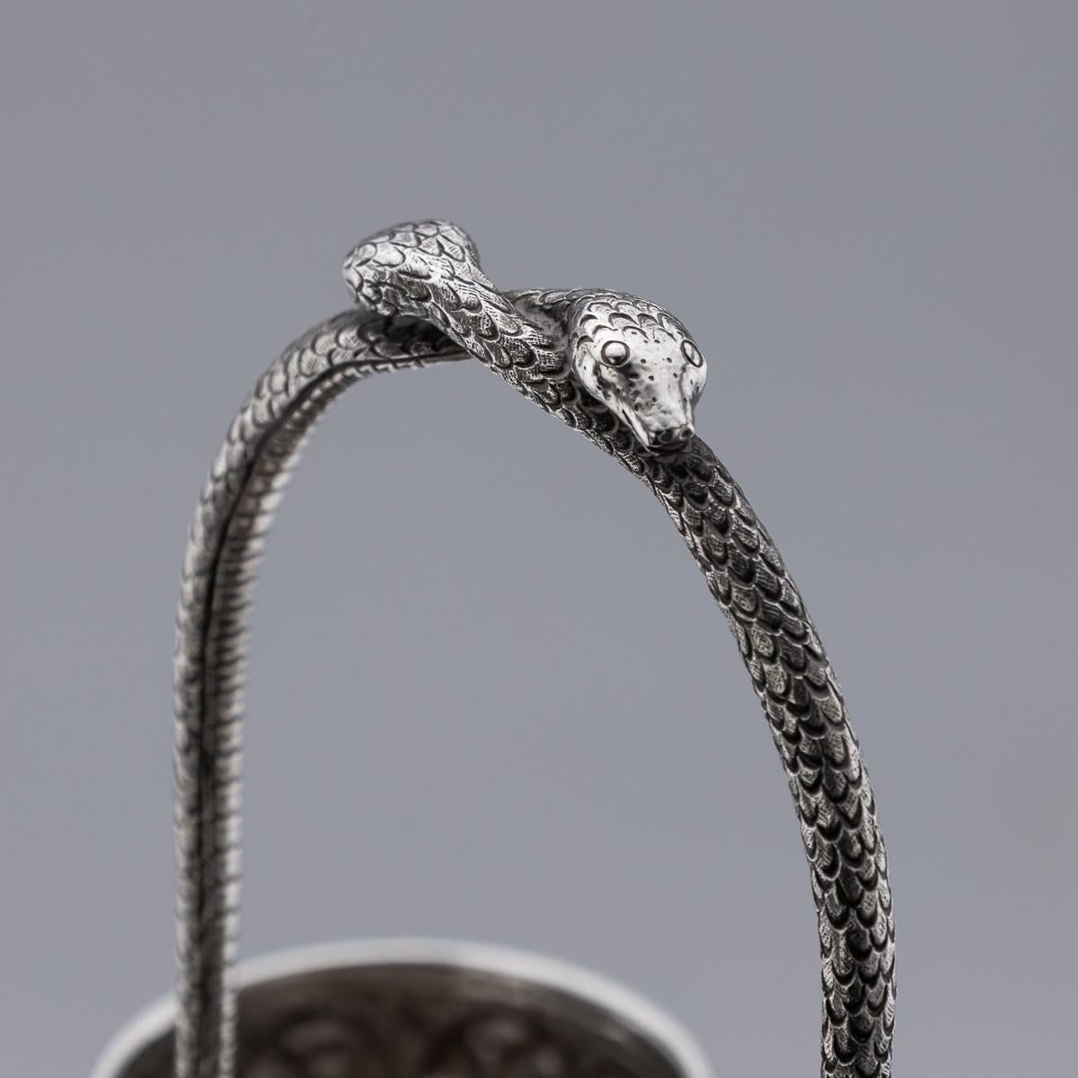 Ancien service à condiments en argent massif indien du XIXe siècle, Oomersi Mawji, Bhuj c.1890 en vente 8