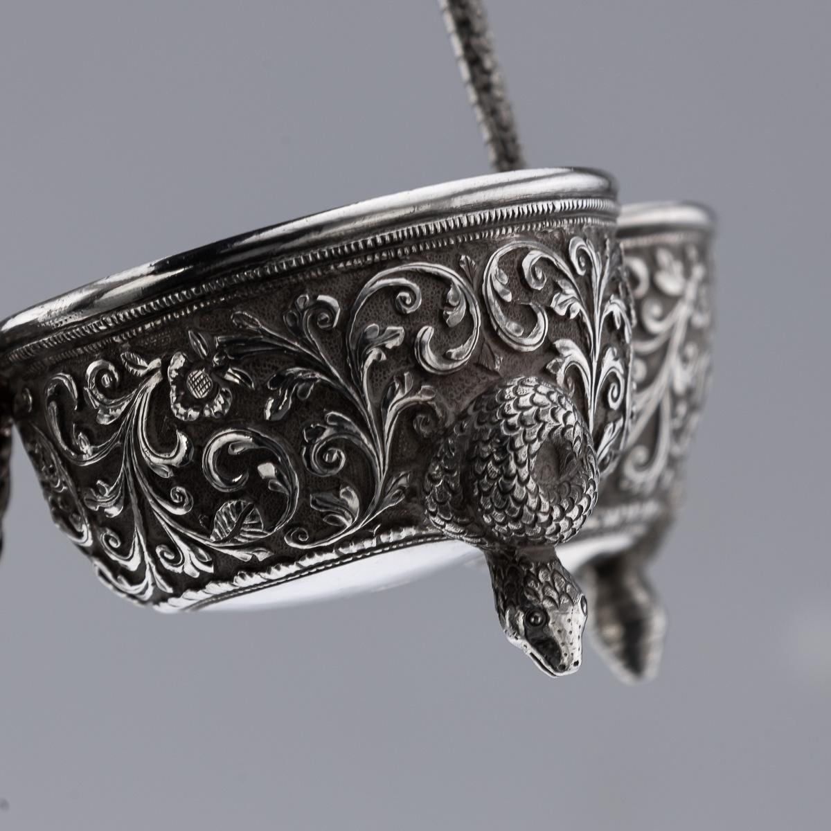 Ancien service à condiments en argent massif indien du XIXe siècle, Oomersi Mawji, Bhuj c.1890 en vente 10