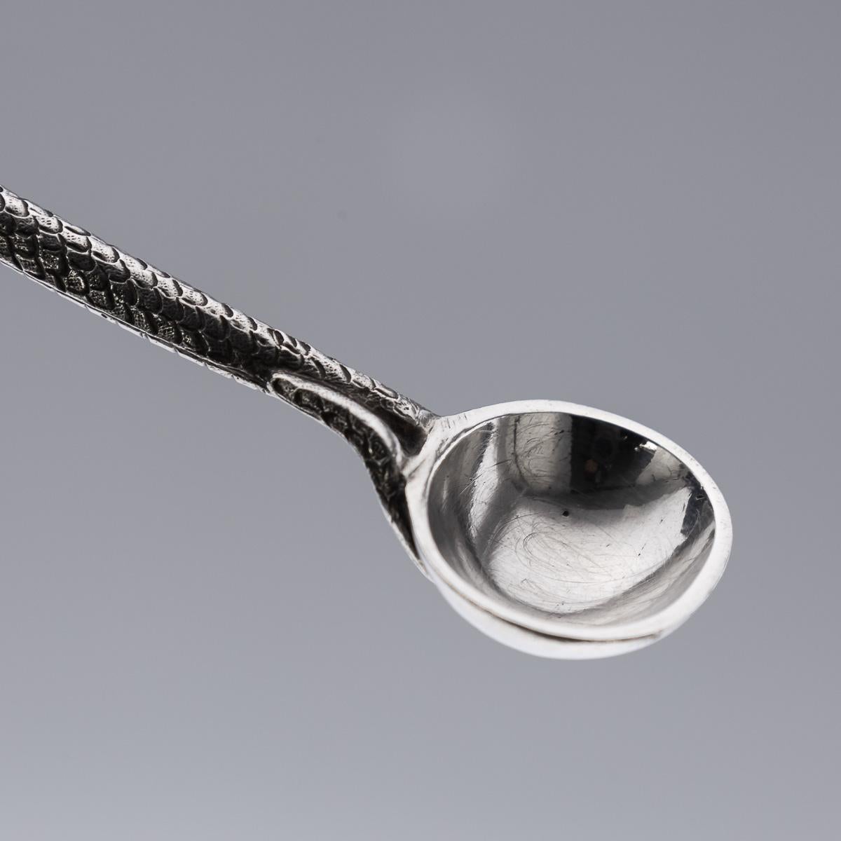 Ancien service à condiments en argent massif indien du XIXe siècle, Oomersi Mawji, Bhuj c.1890 en vente 13