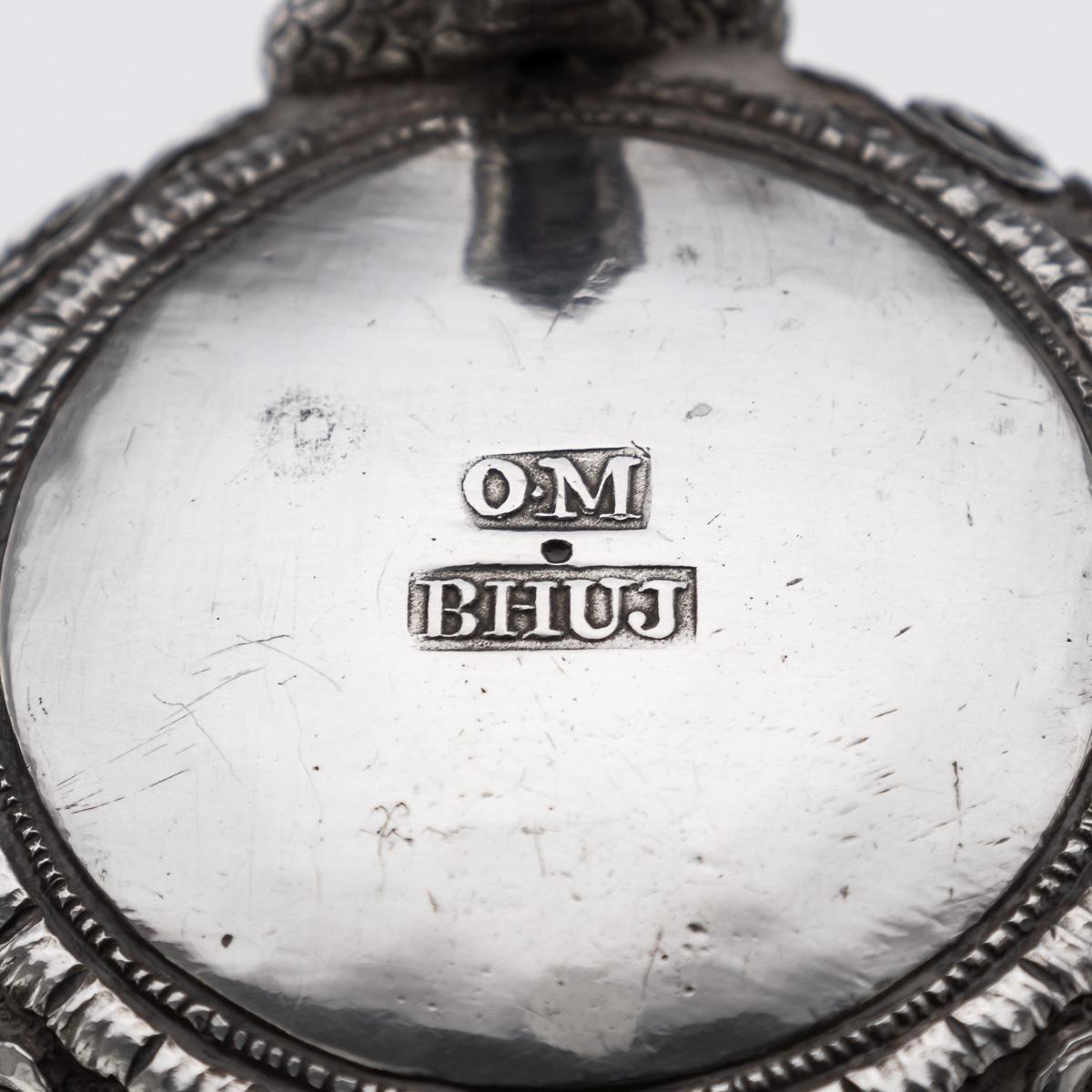Ancien service à condiments en argent massif indien du XIXe siècle, Oomersi Mawji, Bhuj c.1890 en vente 14
