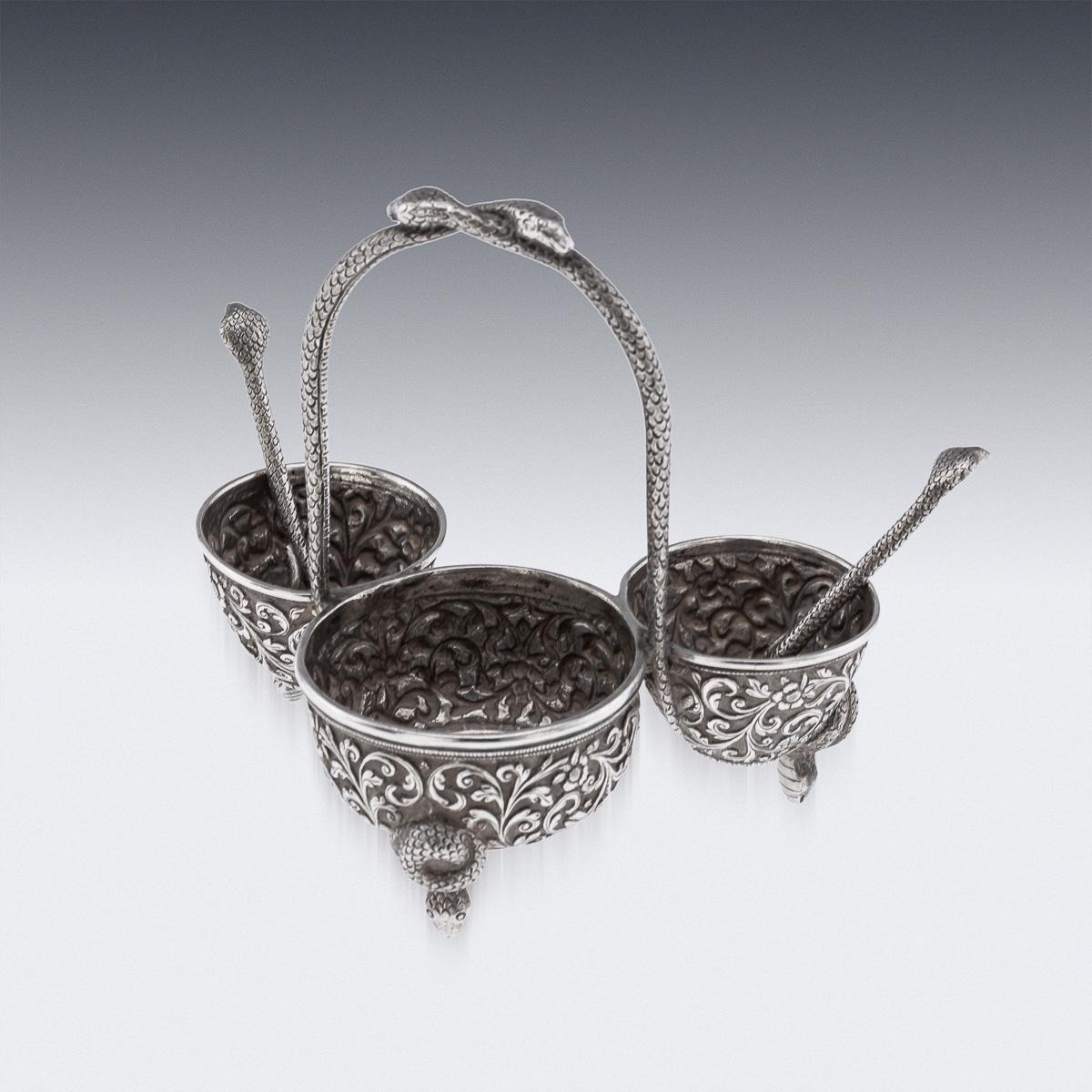 Autre Ancien service à condiments en argent massif indien du XIXe siècle, Oomersi Mawji, Bhuj c.1890 en vente