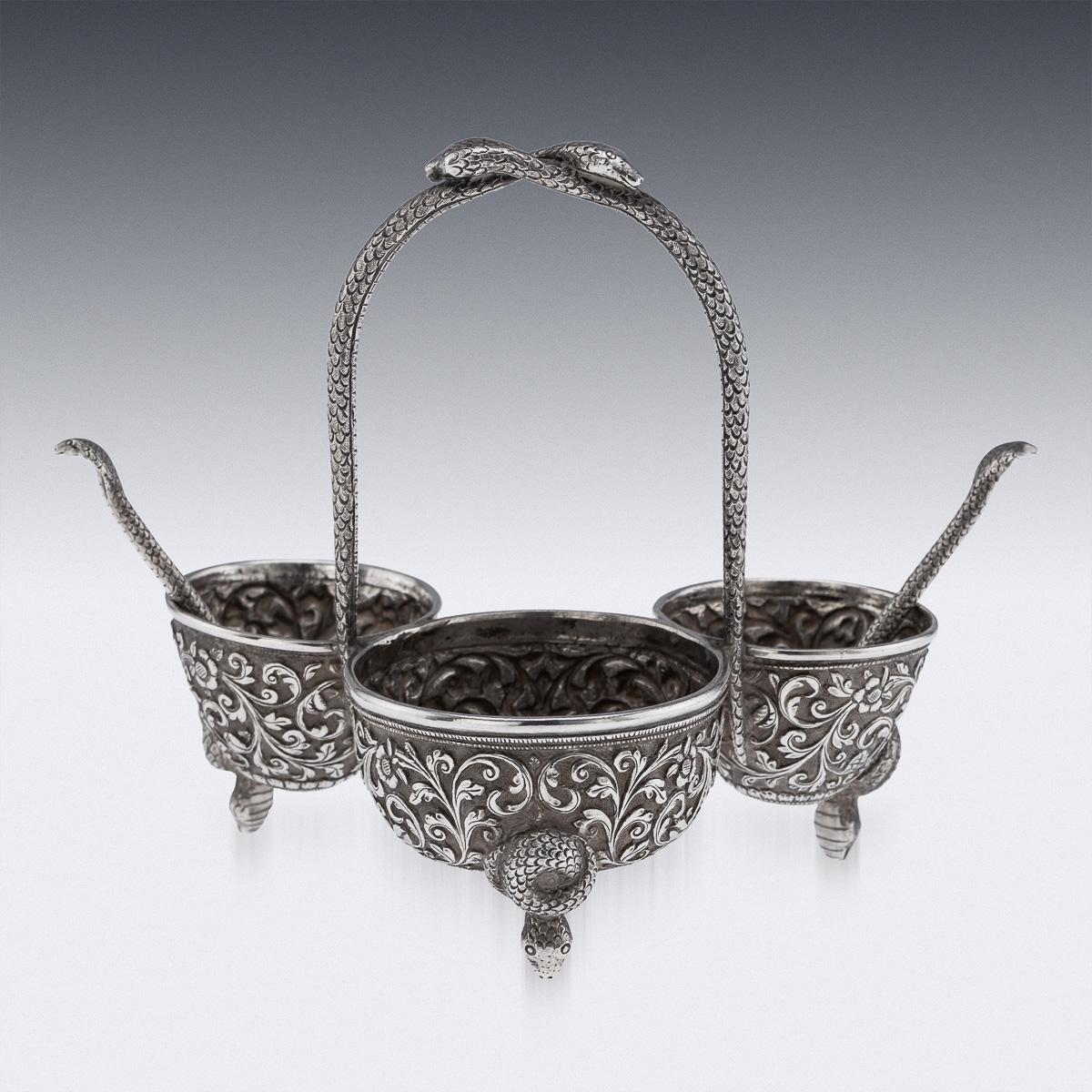 Ancien service à condiments en argent massif indien du XIXe siècle, Oomersi Mawji, Bhuj c.1890 en vente 1