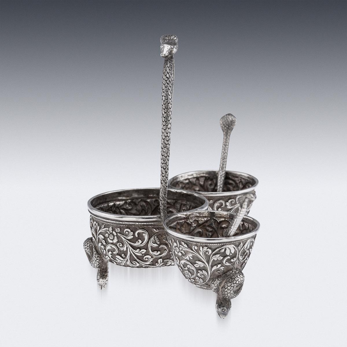 Ancien service à condiments en argent massif indien du XIXe siècle, Oomersi Mawji, Bhuj c.1890 en vente 2