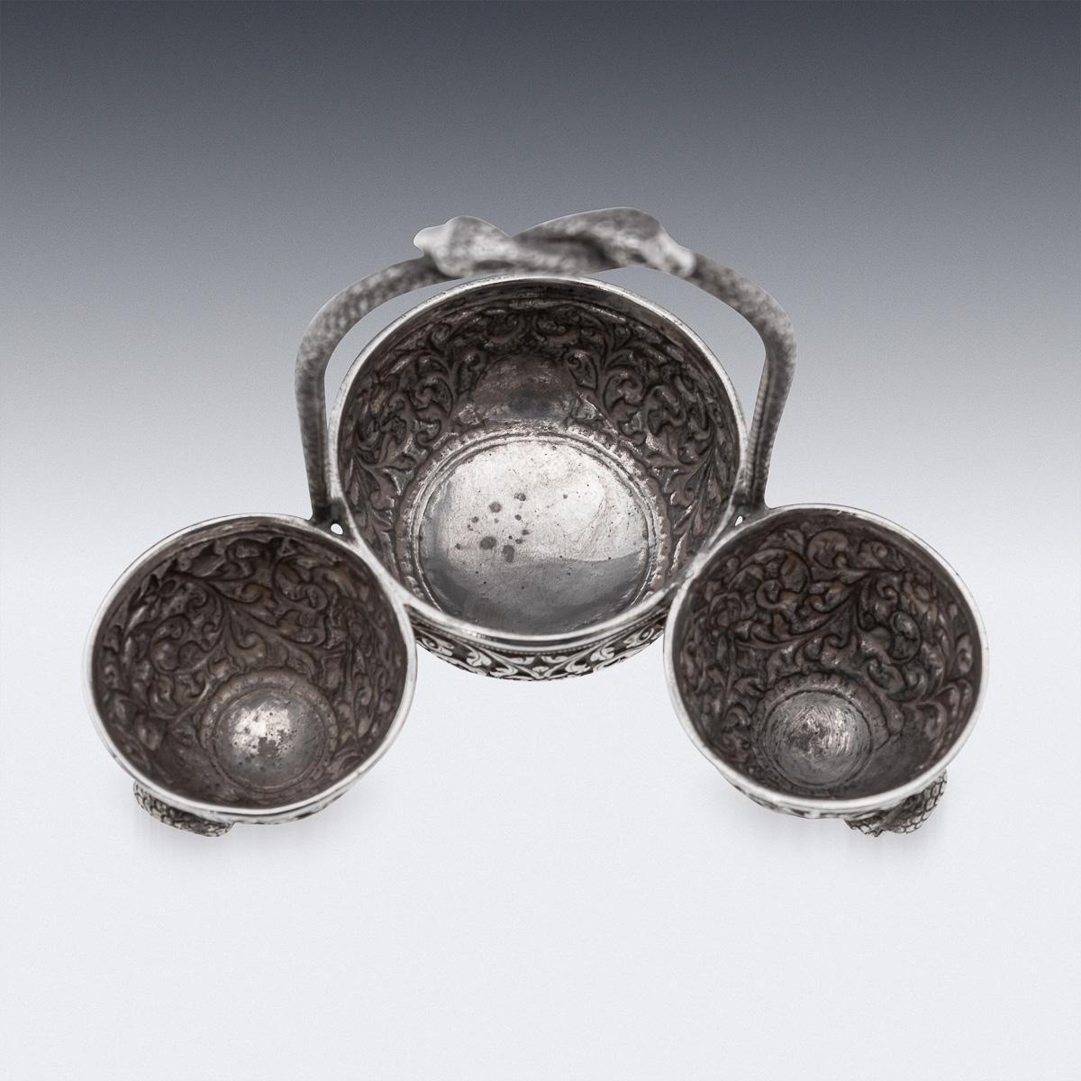 Ancien service à condiments en argent massif indien du XIXe siècle, Oomersi Mawji, Bhuj c.1890 en vente 3